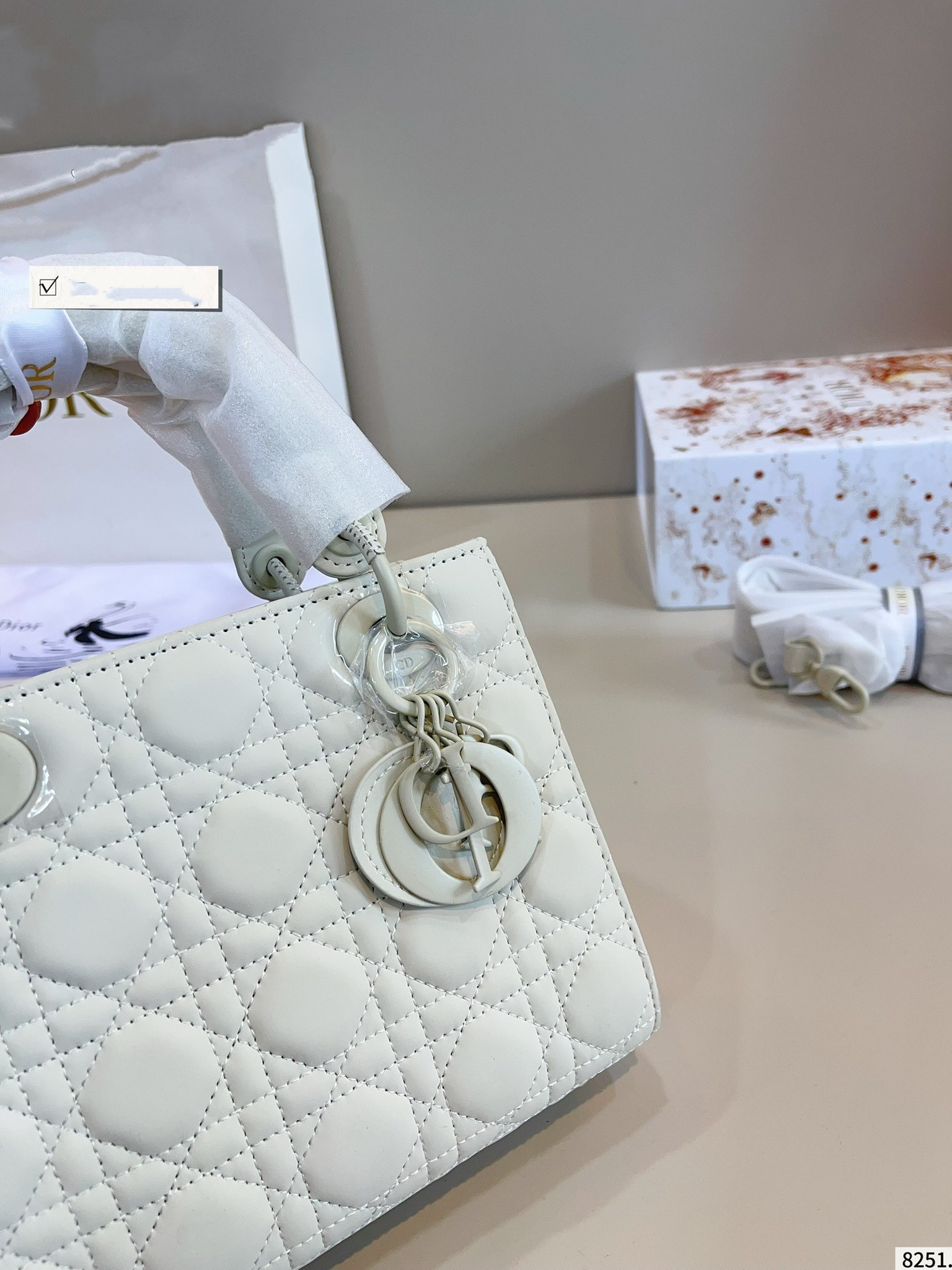 【DIOR旗艦店】ディオール Lady ハンドバッグ 21*9*18cm-BRAND OFF