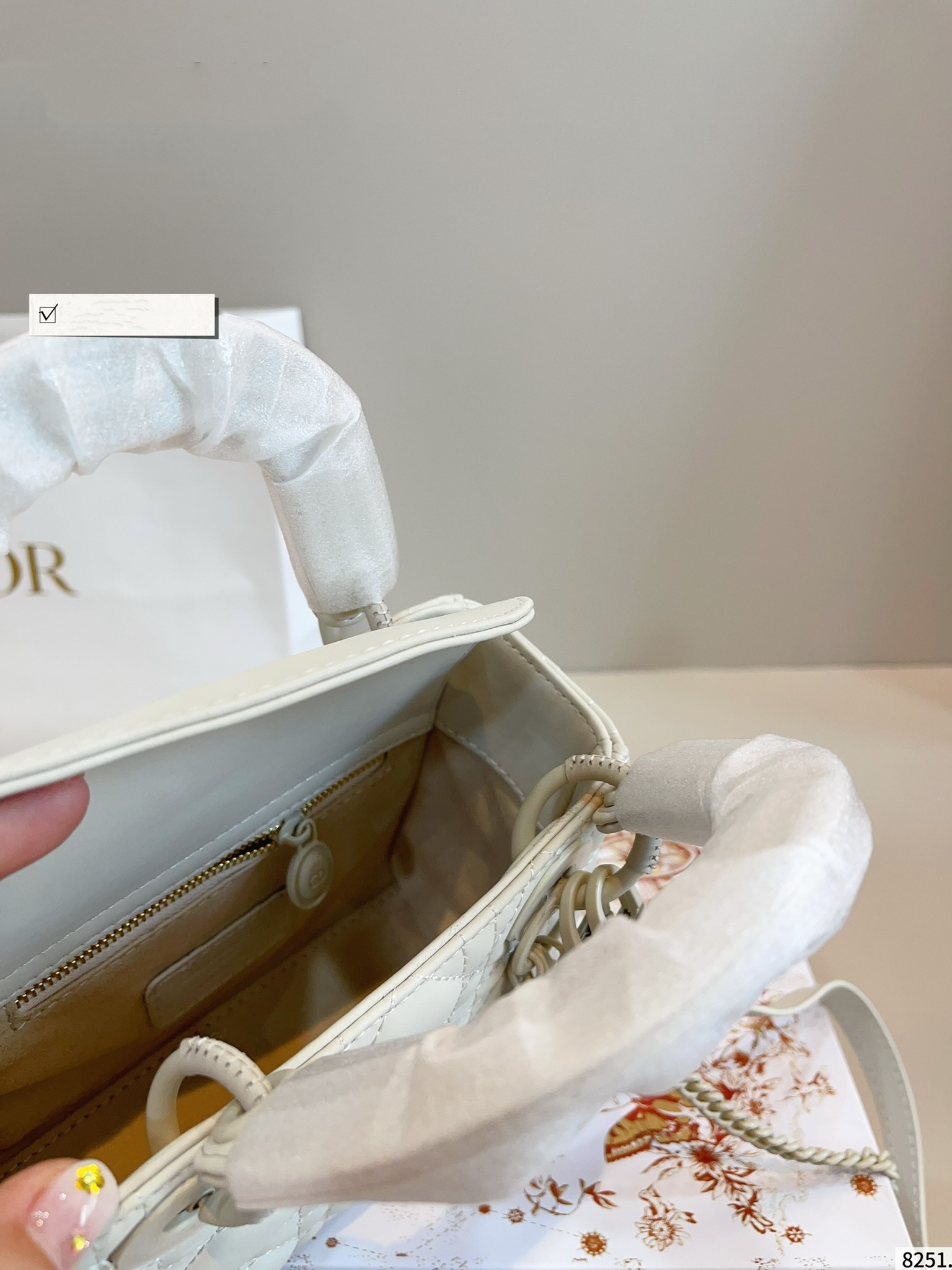 【DIOR旗艦店】ディオール Lady ハンドバッグ 17*8*14cm-BRAND OFF
