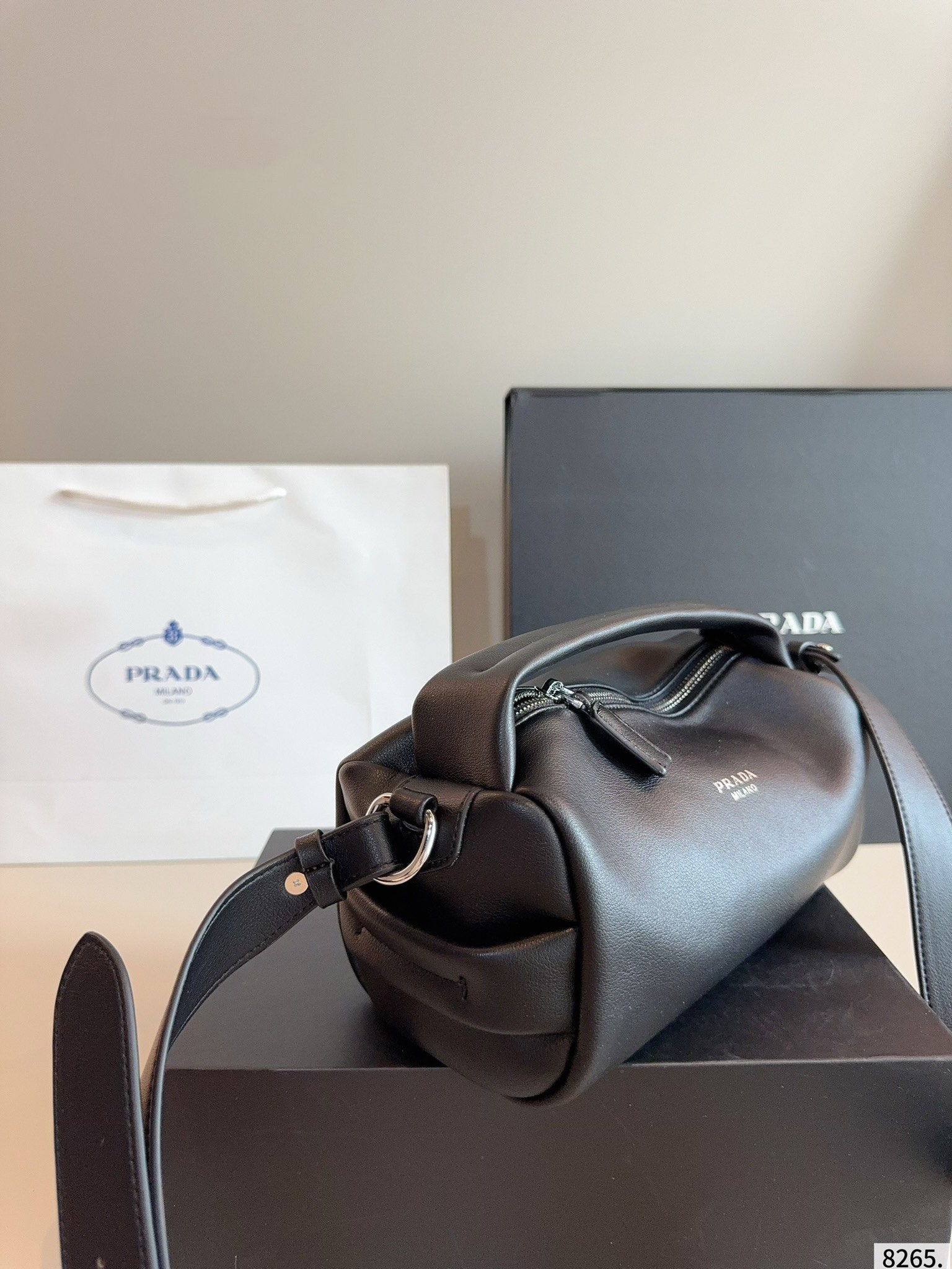 【PRADA公式旗艦店】プラダ HOBO ショルダーバッグ★大人気定番商品-BRAND OFF