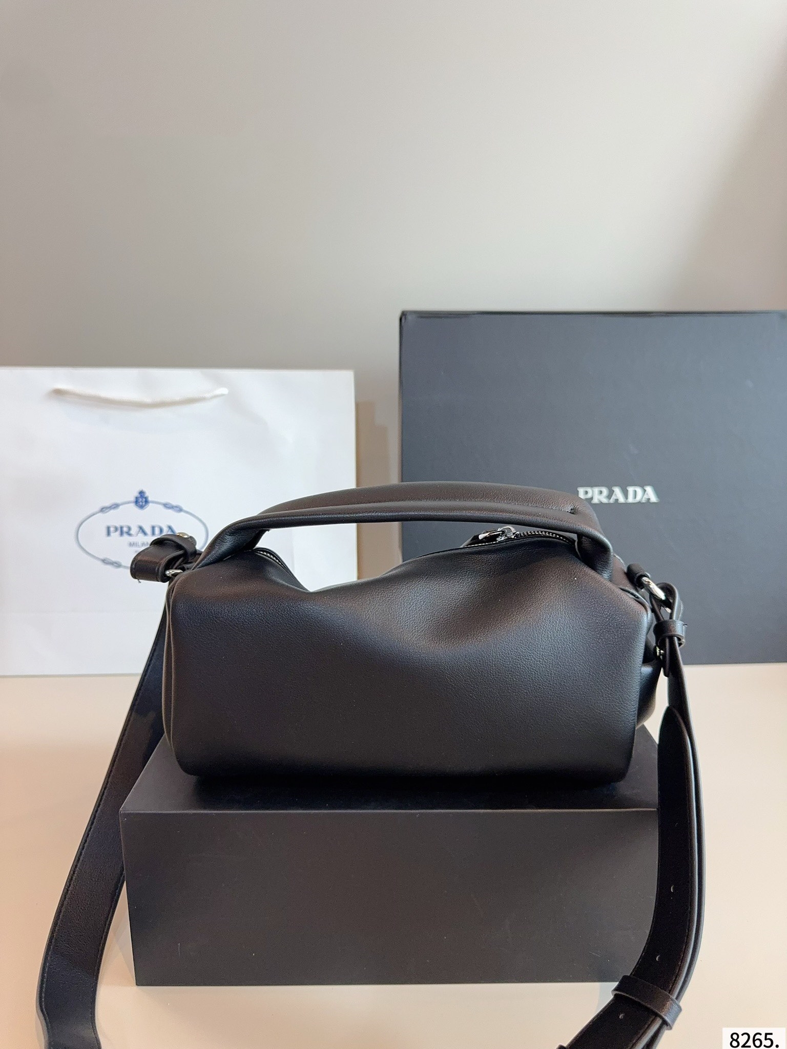 【PRADA公式旗艦店】プラダ HOBO ショルダーバッグ★大人気定番商品-BRAND OFF
