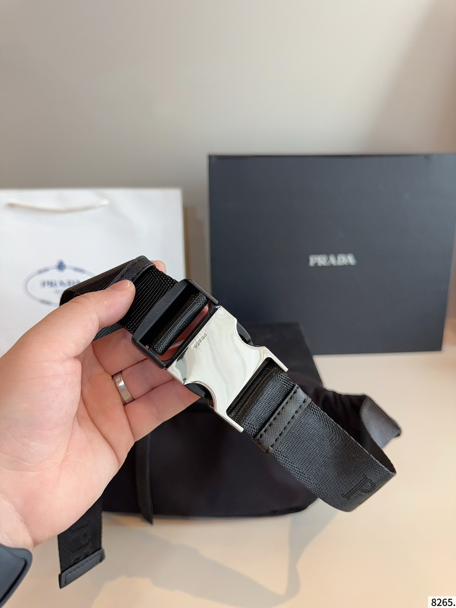 大人気定番商品★PRADA プラダ ウエストバッグ チェストバッグ-BRAND OFF