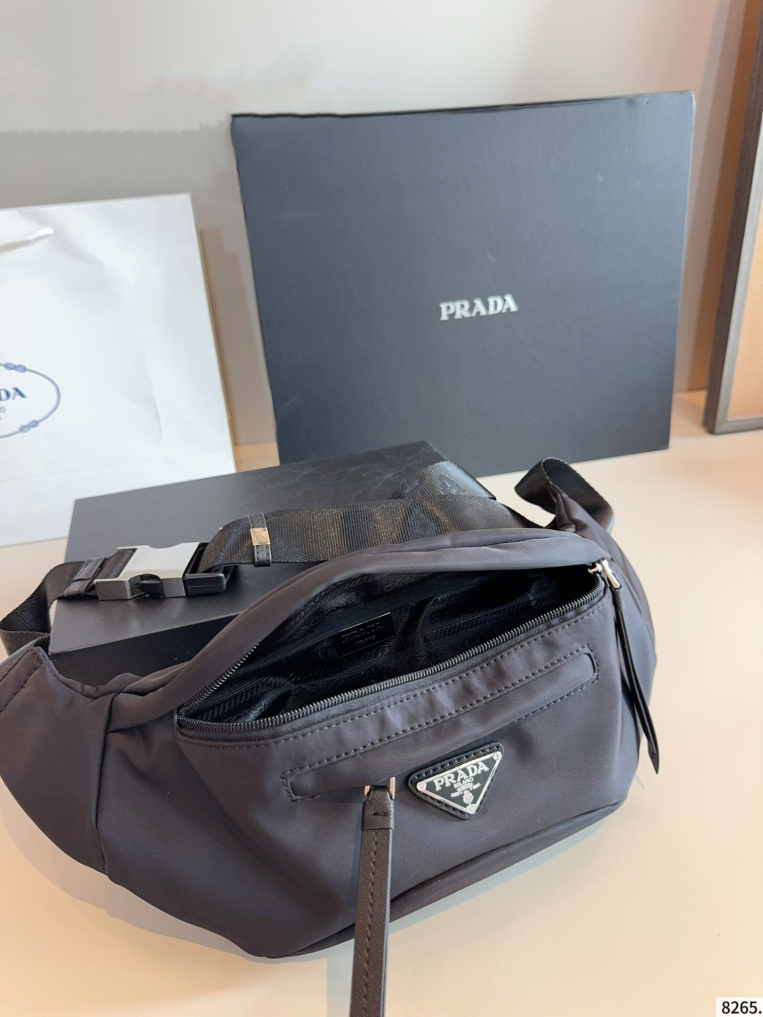 大人気定番商品★PRADA プラダ ウエストバッグ チェストバッグ-BRAND OFF
