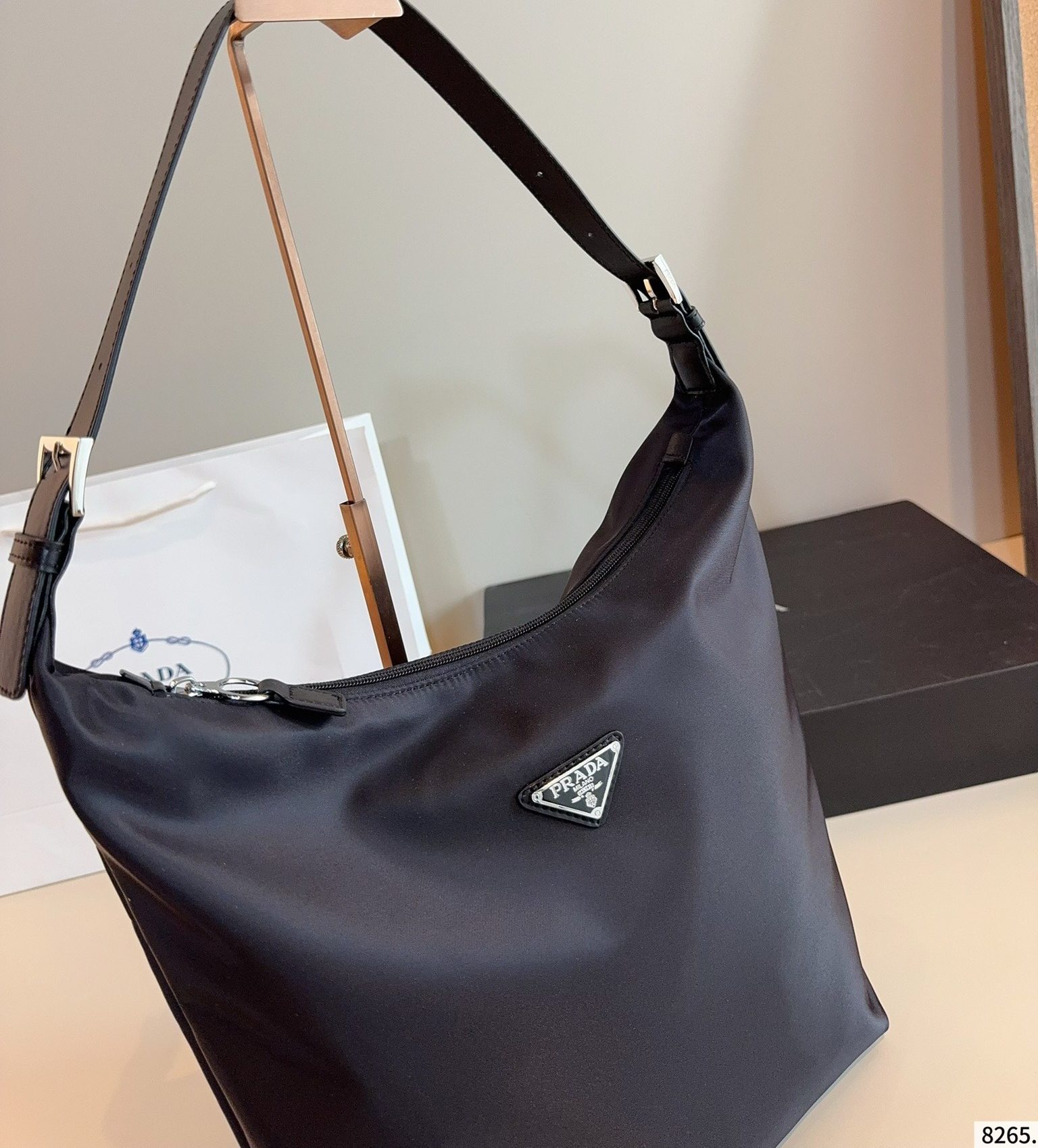 大人気定番商品★PRADA プラダ 新型ハンドバッグ-BRAND OFF