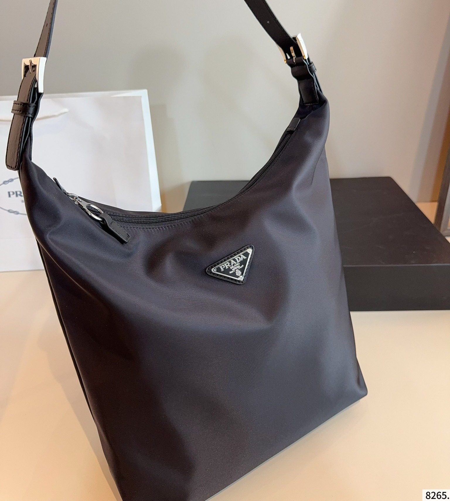 大人気定番商品★PRADA プラダ 新型ハンドバッグ-BRAND OFF