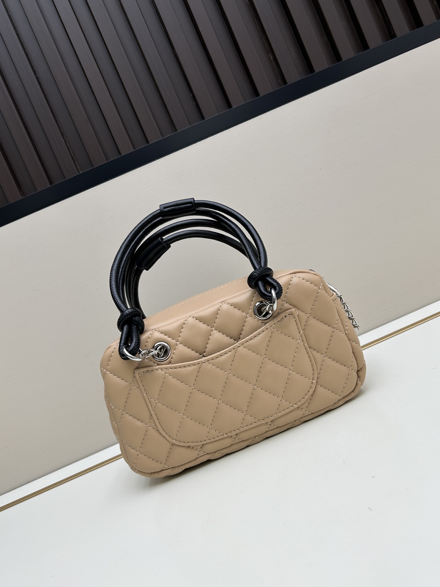 【CHANEL公式旗艦店】シャネル MINI ハンドバッグ-BRAND OFF