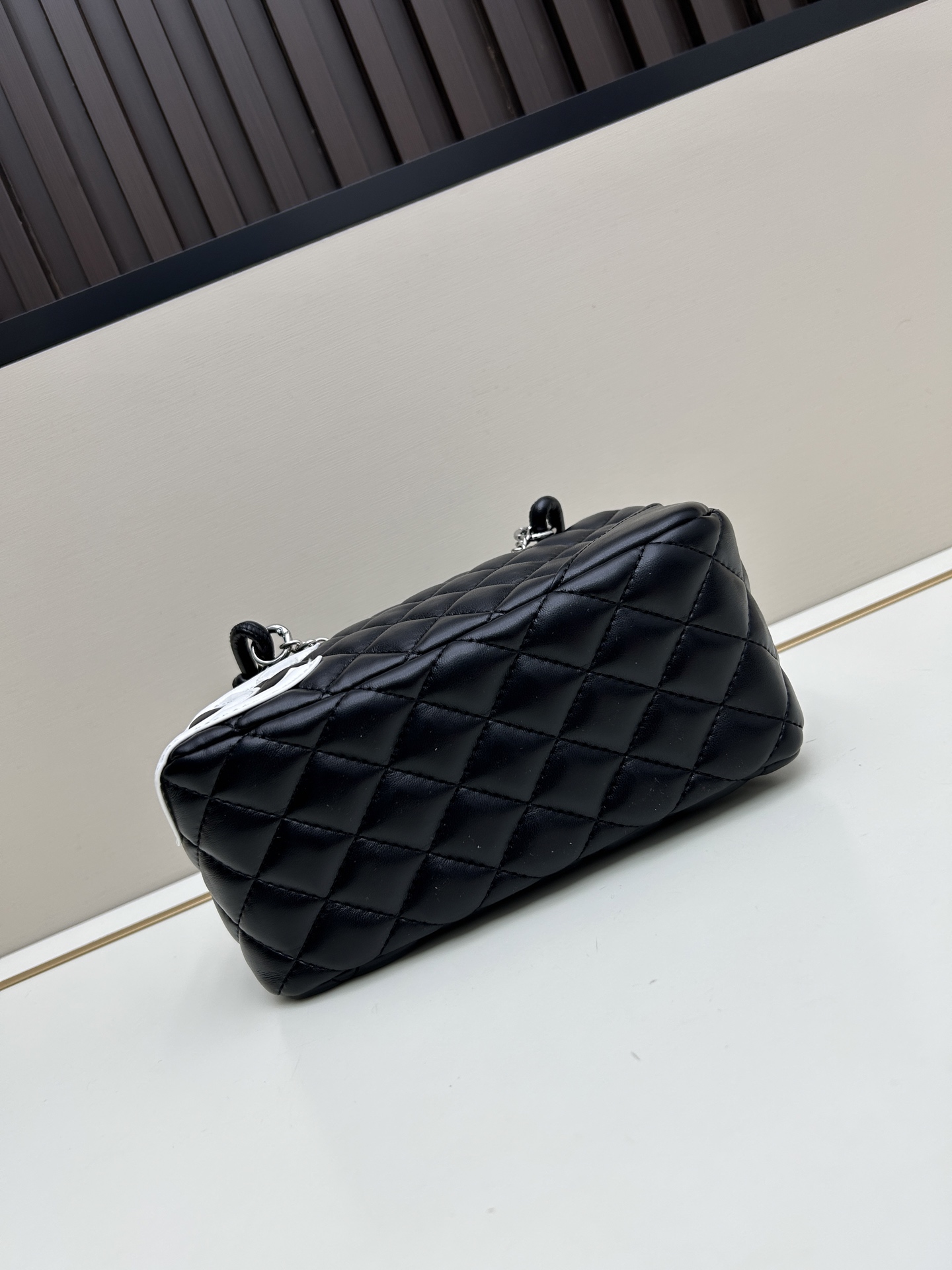 【CHANEL公式旗艦店】シャネル MINI ハンドバッグ-BRAND OFF