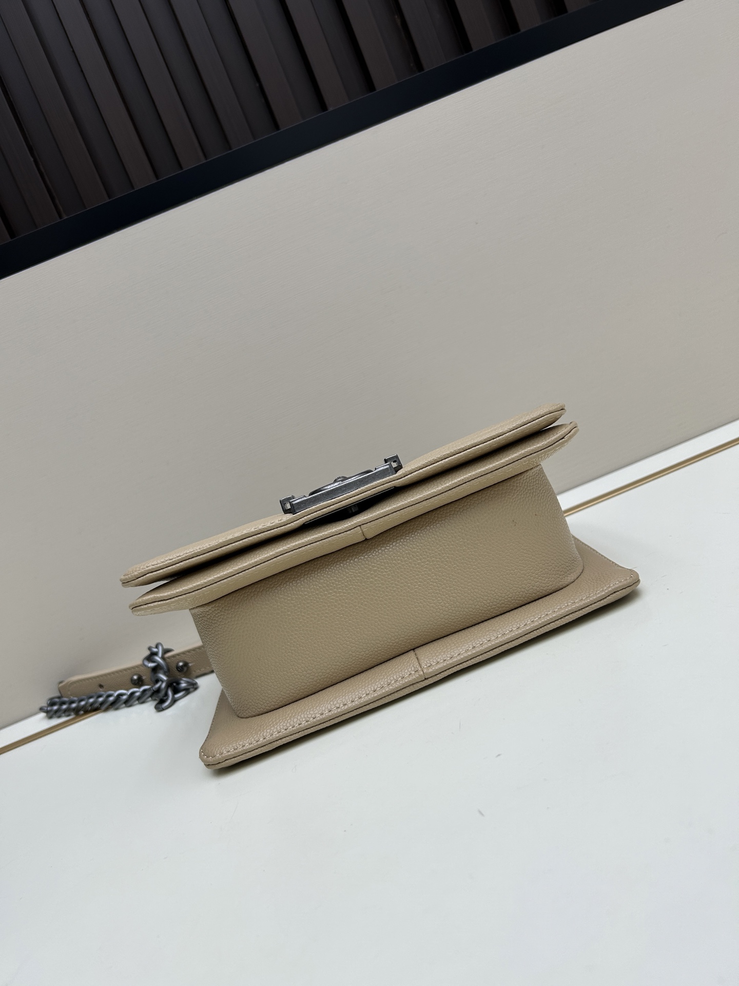 【CHANEL公式旗艦店】シャネル Leboy クロスボディバッグ-BRAND OFF