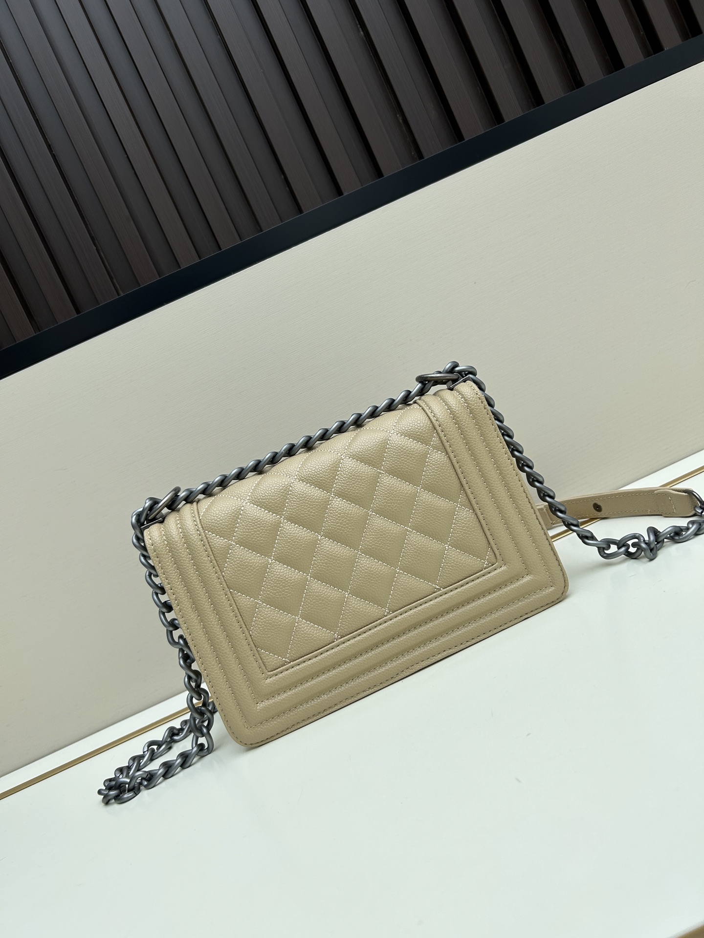 【CHANEL公式旗艦店】シャネル Leboy クロスボディバッグ-BRAND OFF