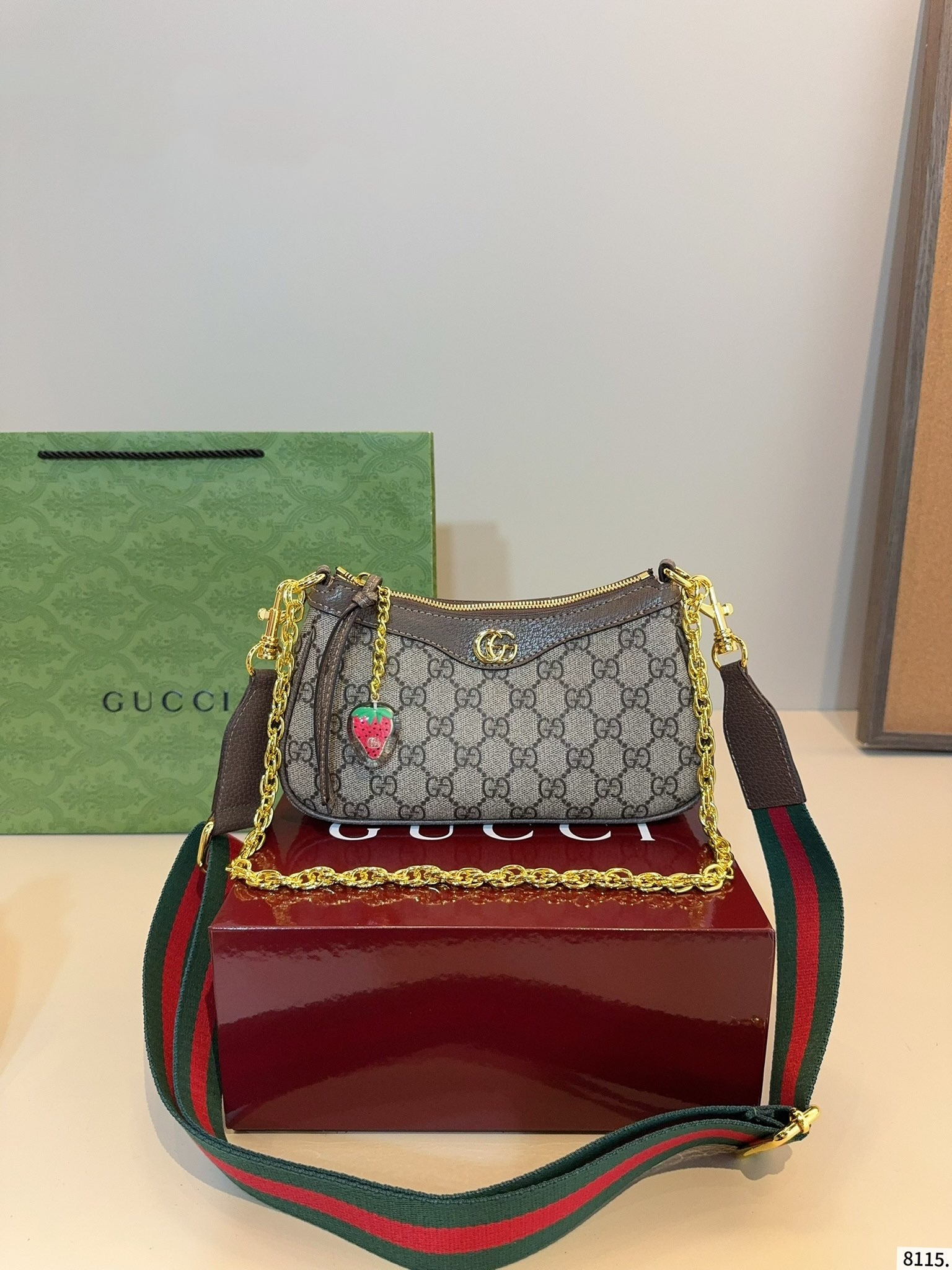 【GUCCI旗艦店】グッチ イチゴ クロスボディバッグ★人気商品★-BRAND OFF