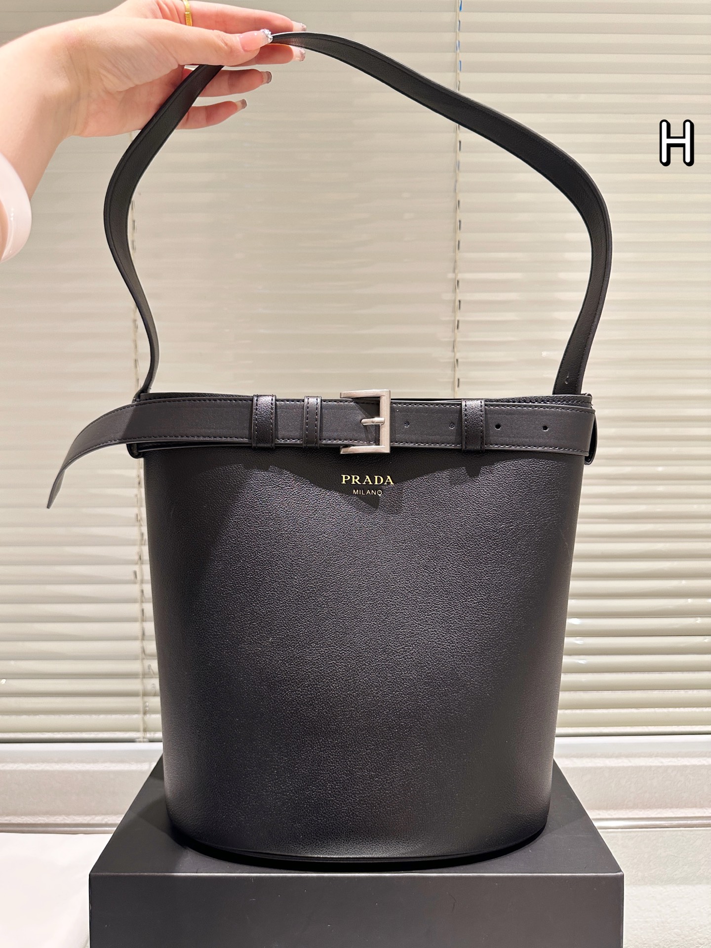 【PRADA公式旗艦店】プラダ TOTE バケットバッグ-BRAND OFF