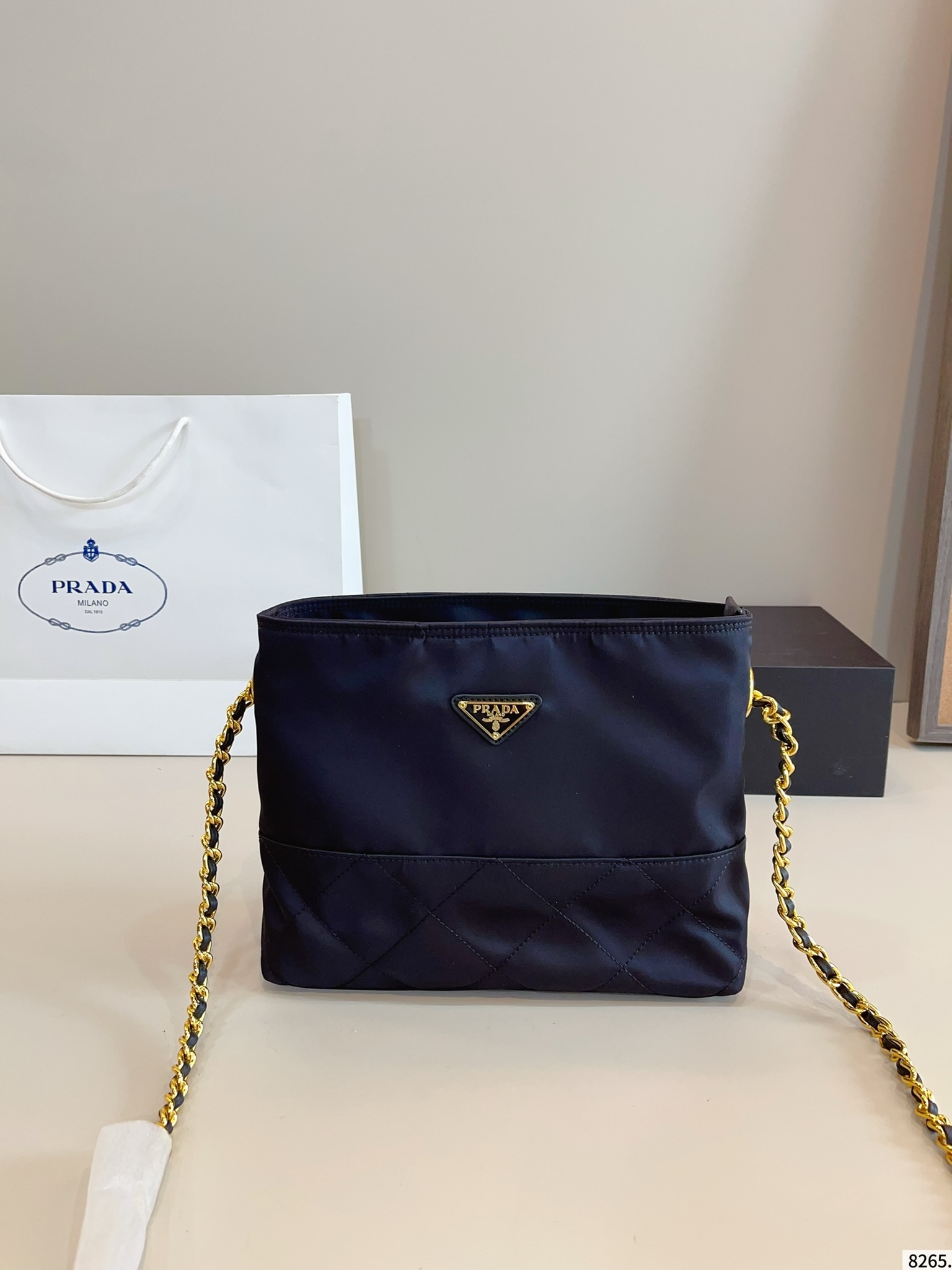 【PRADA公式旗艦店】プラダ ナイロンのトートバッグ★人気商品★-BRAND OFF
