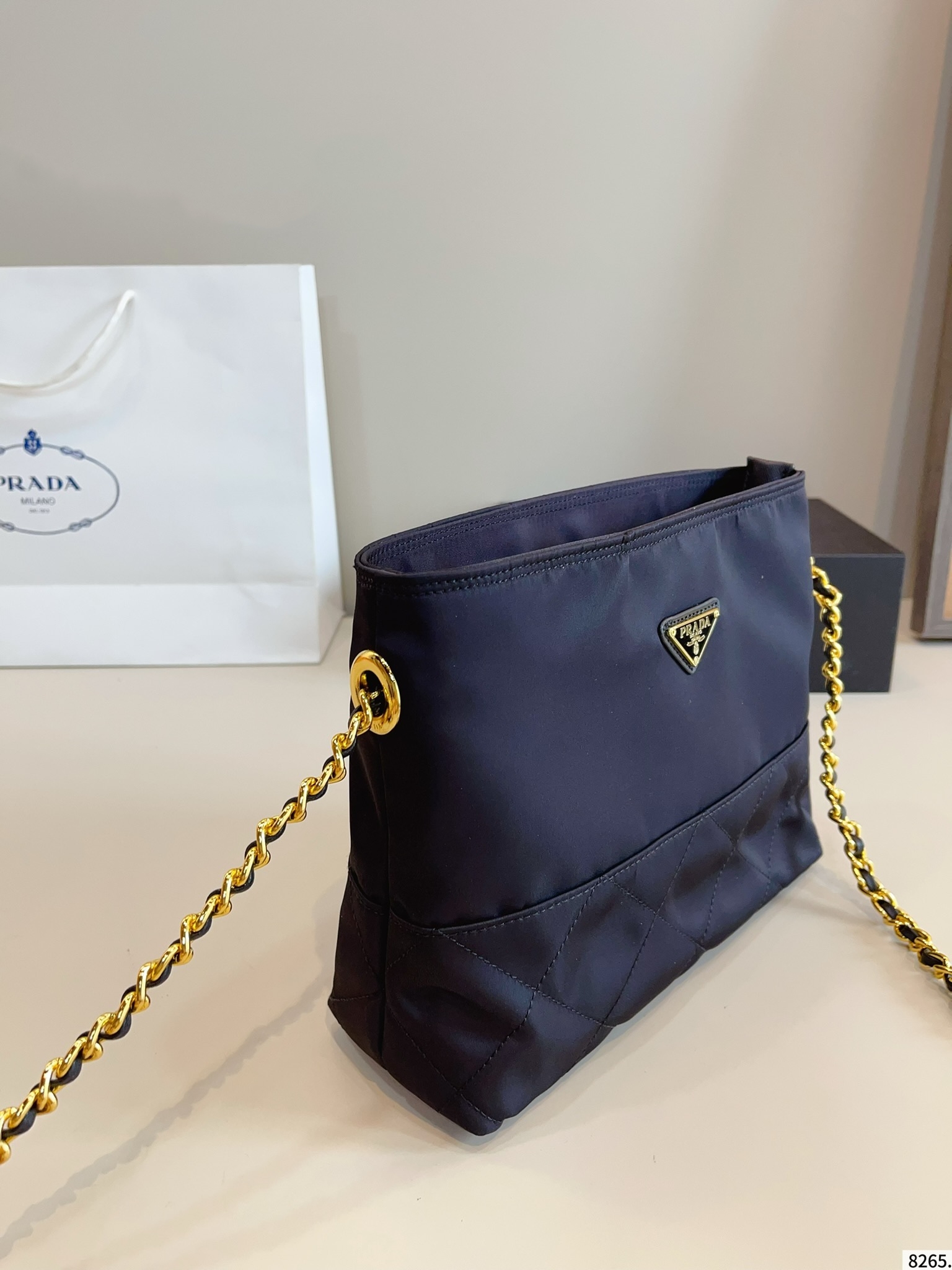 【PRADA公式旗艦店】プラダ ナイロンのトートバッグ★人気商品★-BRAND OFF