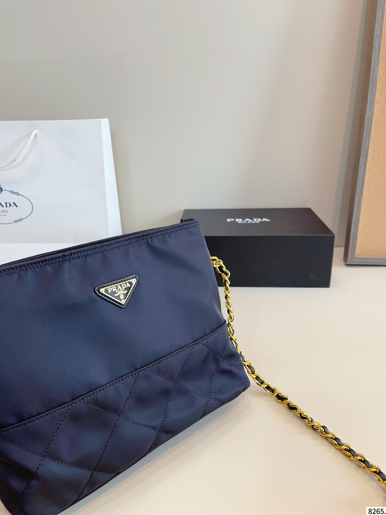 【PRADA公式旗艦店】プラダ ナイロンのトートバッグ★人気商品★-BRAND OFF