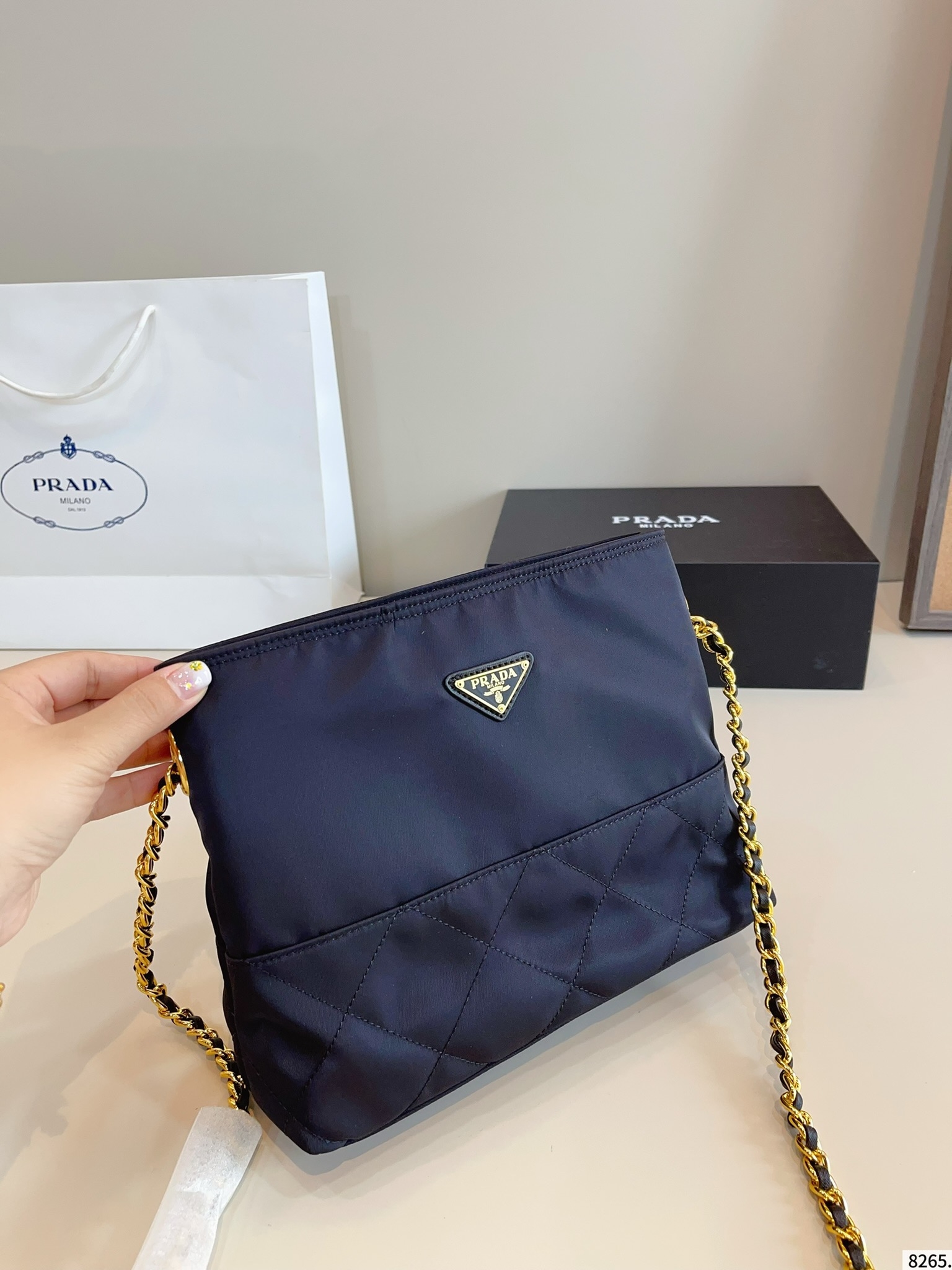 【PRADA公式旗艦店】プラダ ナイロンのトートバッグ★人気商品★-BRAND OFF