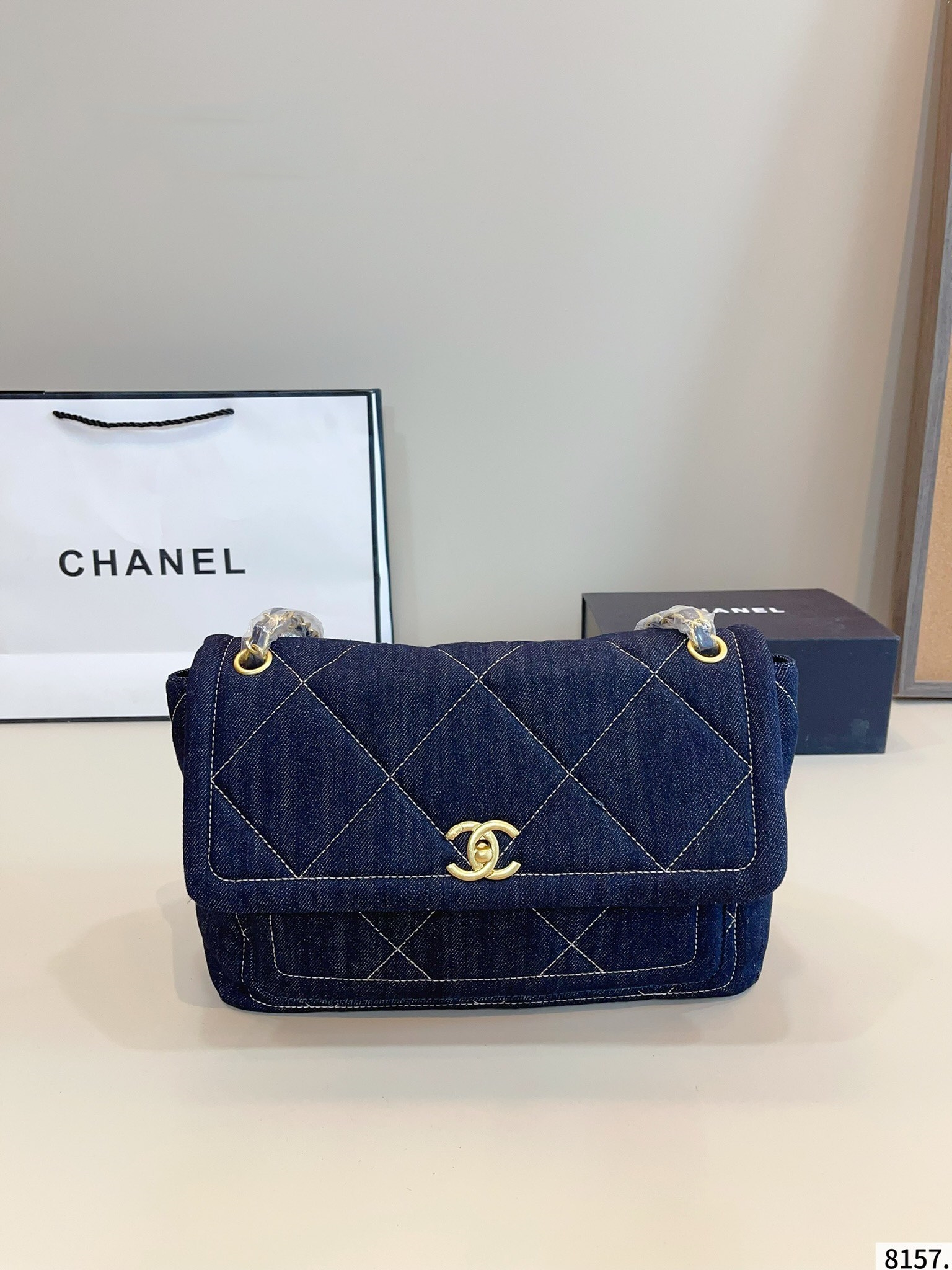 【CHANEL公式旗艦店】シャネル デニムバッグ チェーンバッグ★人気商品★-BRAND OFF