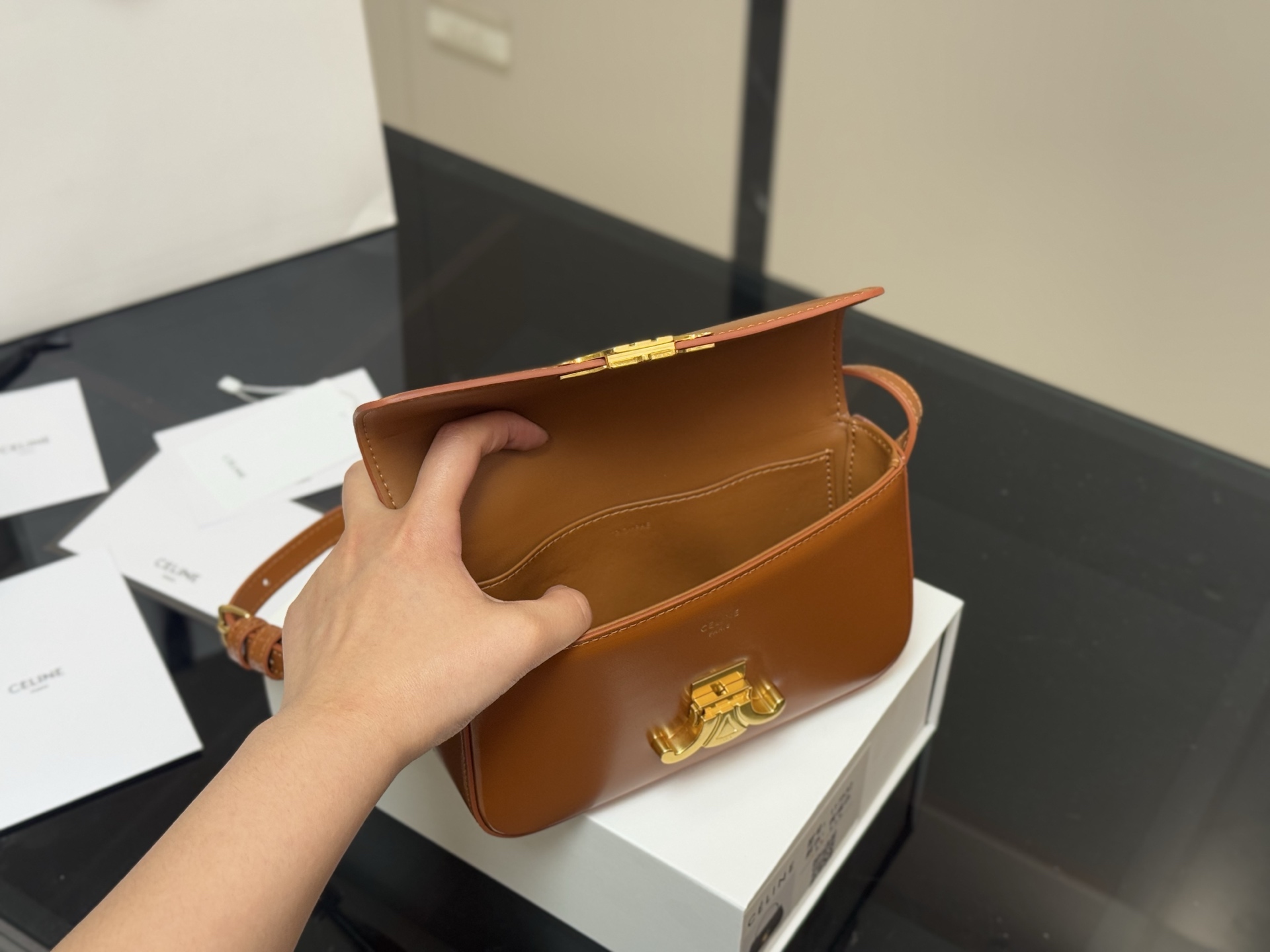 【CELINE公式旗艦店】セリーヌ わきバッグ ハンドバッグ 8色-BRAND OFF