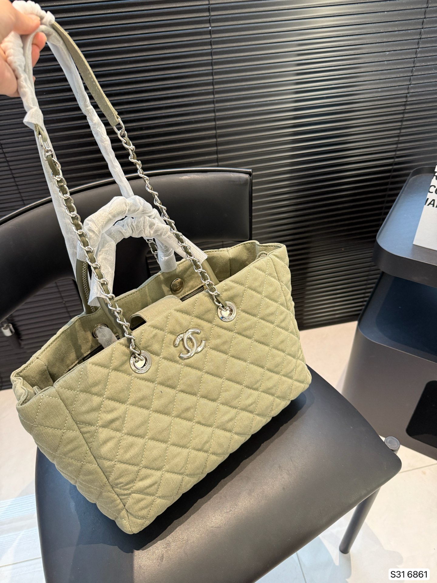 【CHANEL公式旗艦店】シャネル デニムのハンドバッグ  6861-BRAND OFF