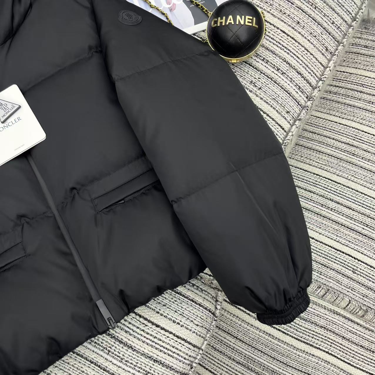 【MONCLER 公式旗艦店】モンクレール ダウンジャケット ご好評に付き再入荷！-BRAND OFF
