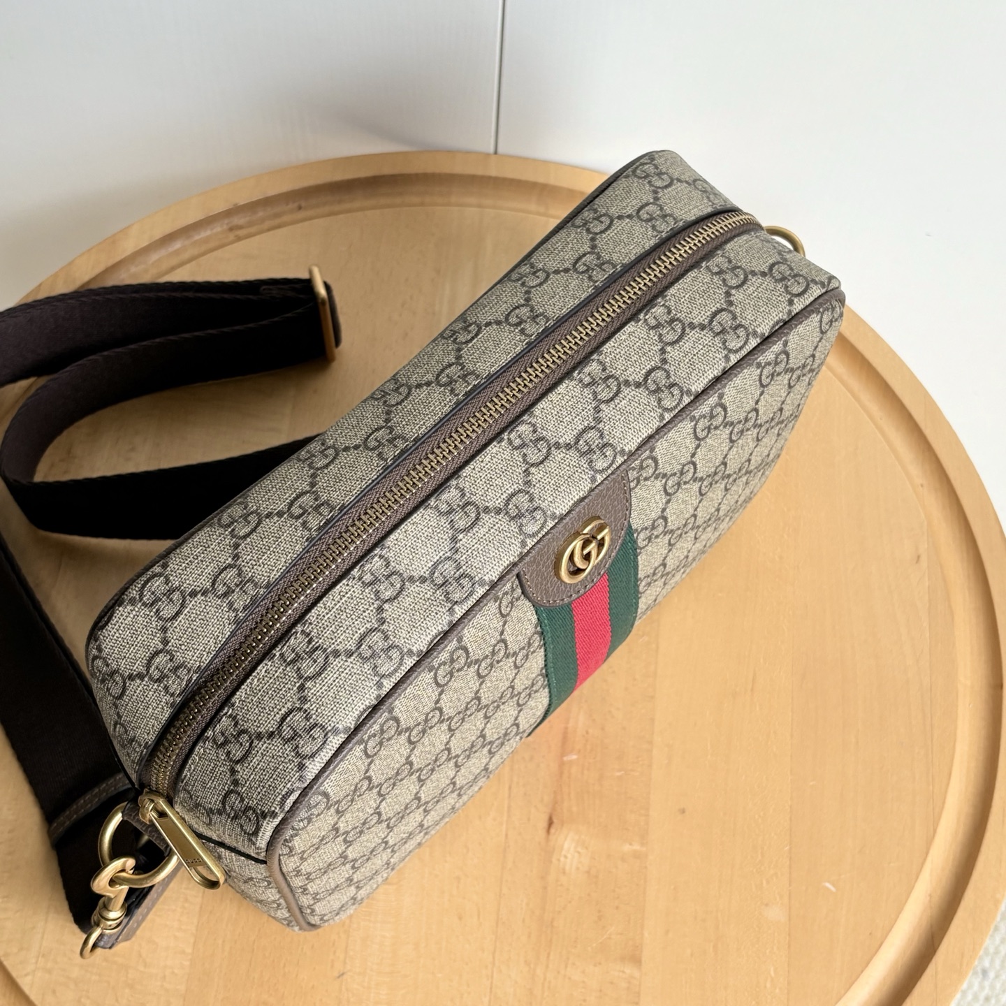 【GUCCI公式旗艦店】グッチ 大人気 クロスボディバッグ 834468-BRAND OFF
