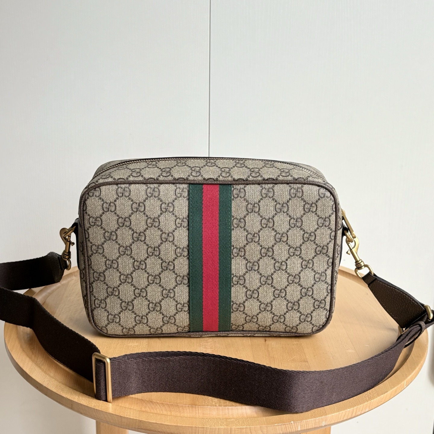 【GUCCI公式旗艦店】グッチ 大人気 クロスボディバッグ 834468-BRAND OFF