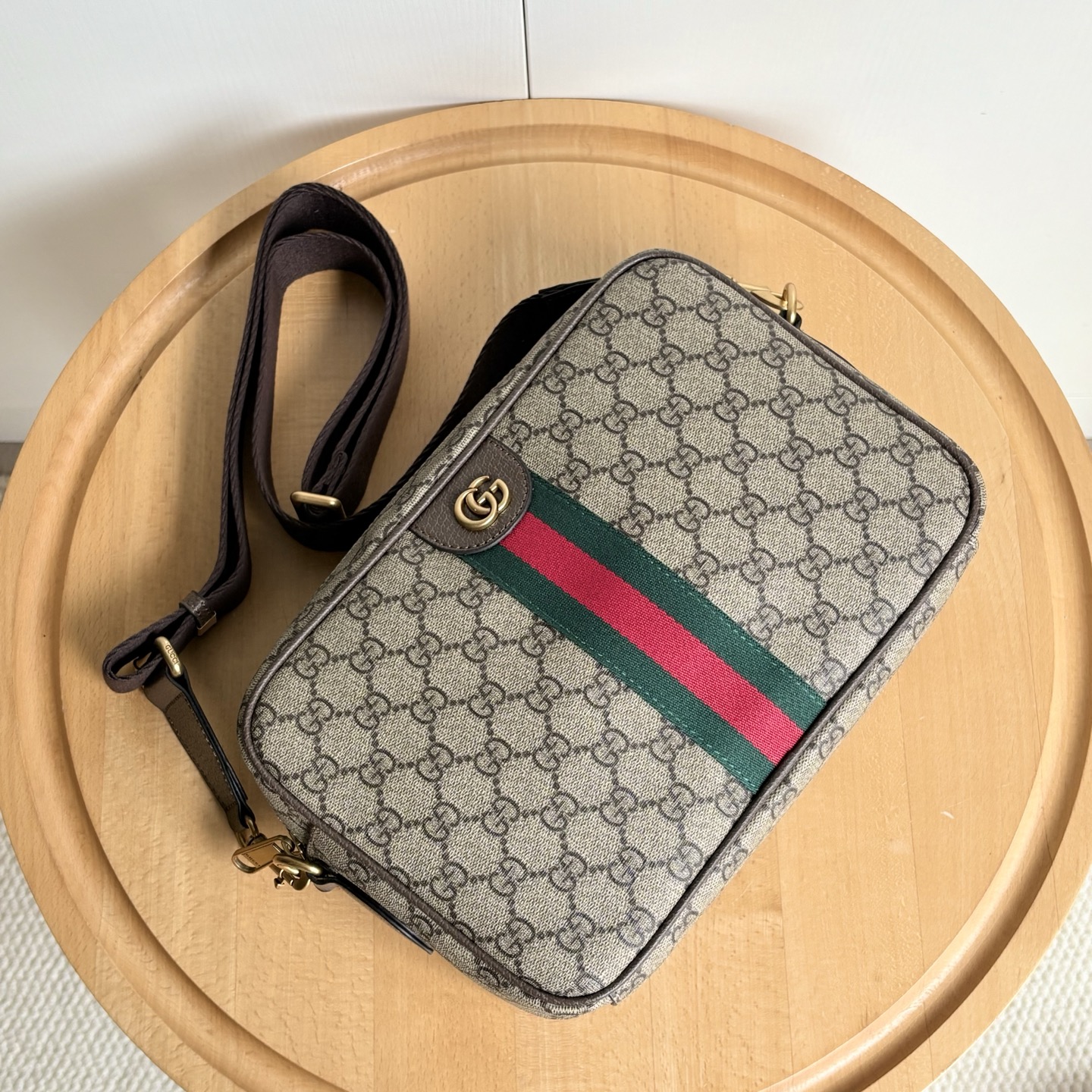 【GUCCI公式旗艦店】グッチ 大人気 クロスボディバッグ 834468-BRAND OFF