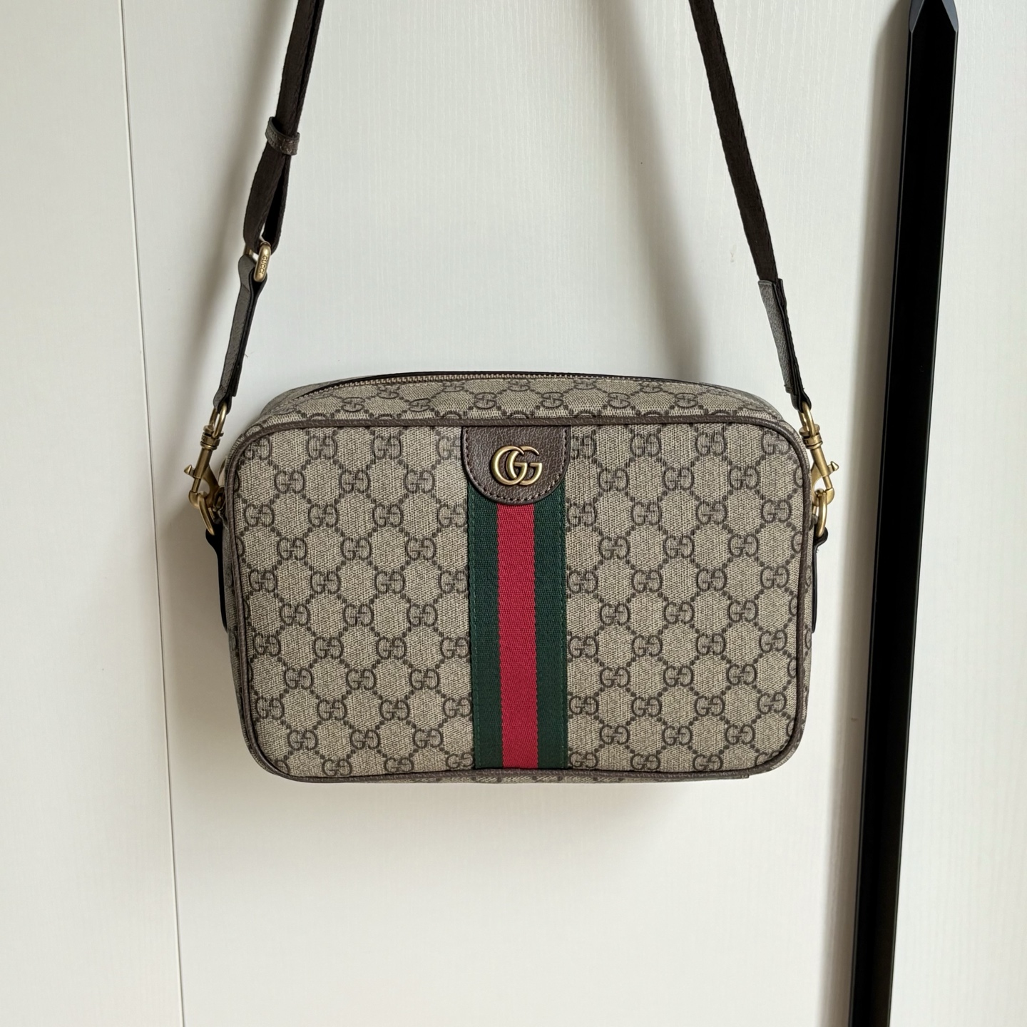 【GUCCI公式旗艦店】グッチ 大人気 クロスボディバッグ 834468-BRAND OFF
