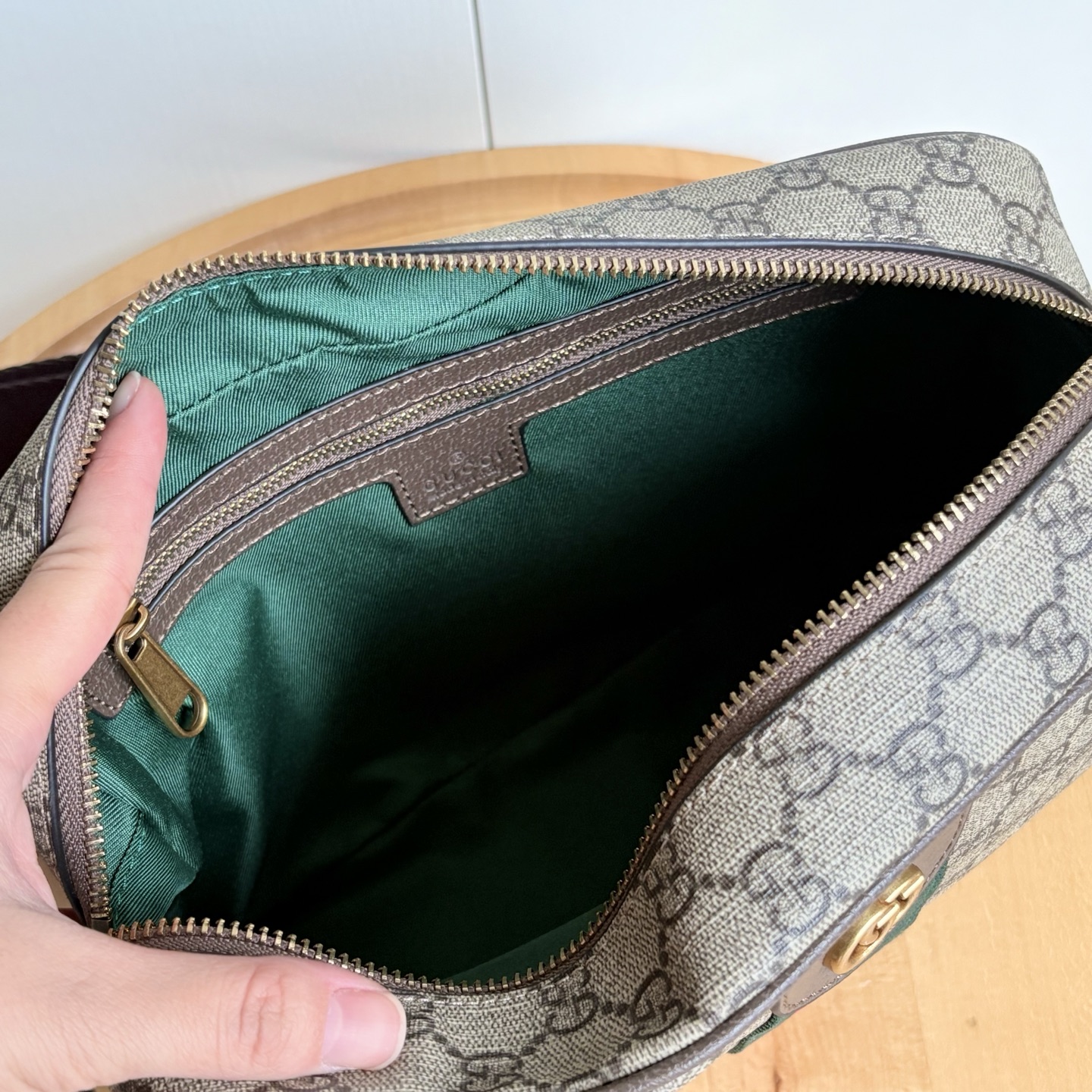 【GUCCI公式旗艦店】グッチ 大人気 クロスボディバッグ 834468-BRAND OFF