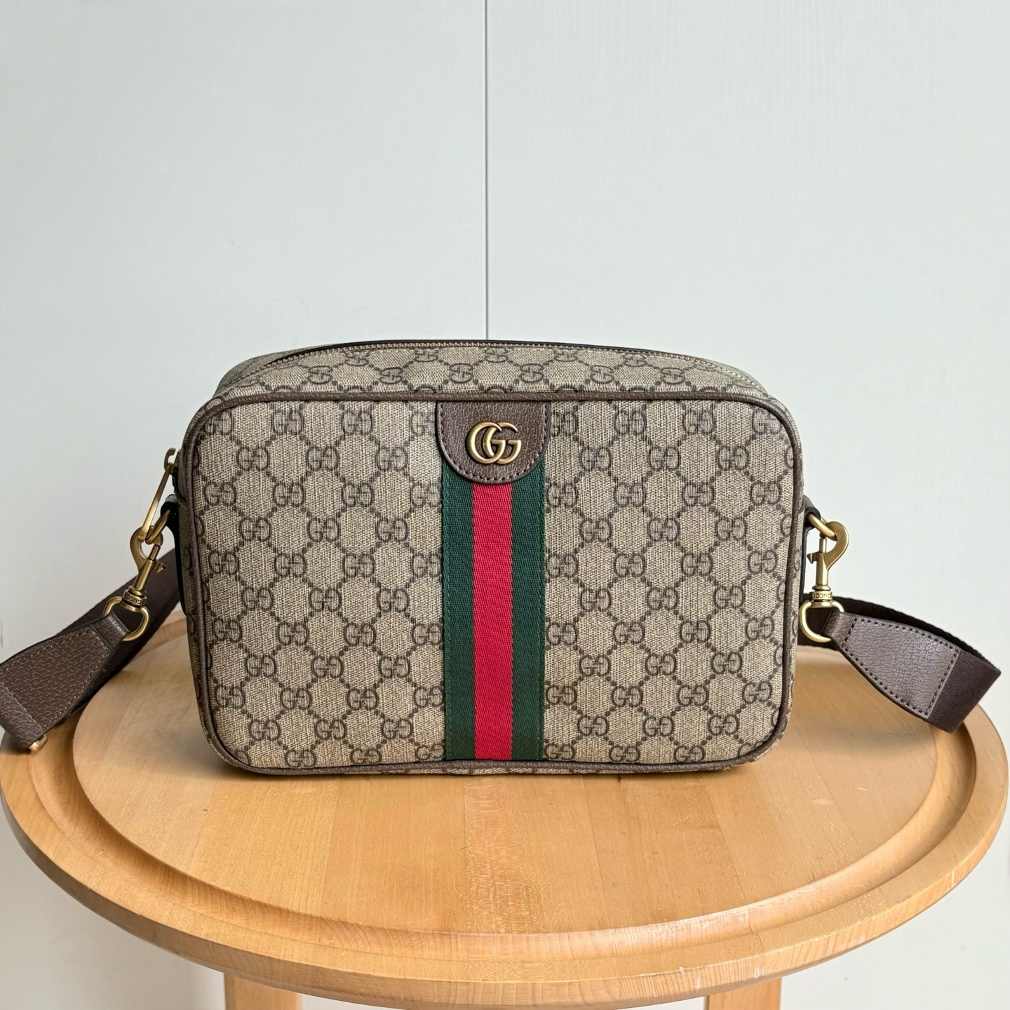 【GUCCI公式旗艦店】グッチ 大人気 クロスボディバッグ 834468-BRAND OFF