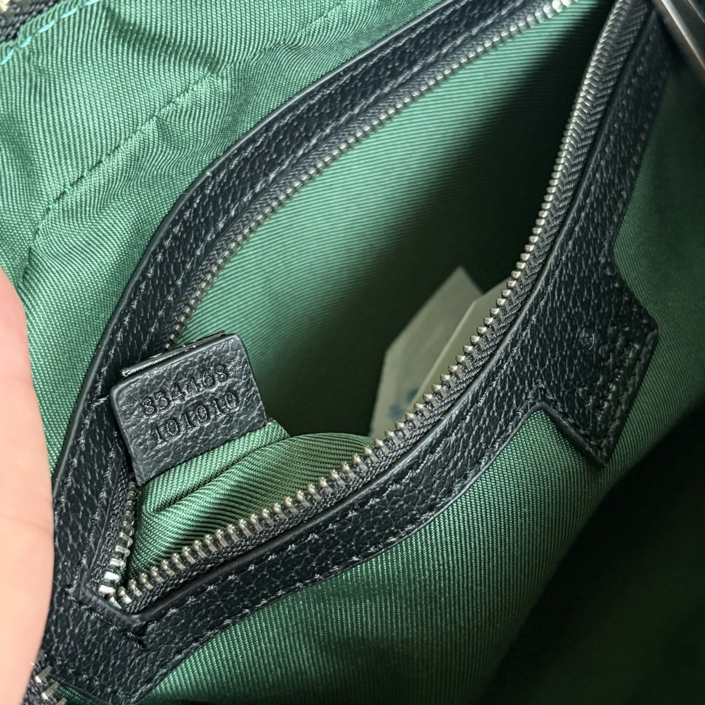 【GUCCI公式旗艦店】グッチ 大人気 クロスボディバッグ 834468-BRAND OFF
