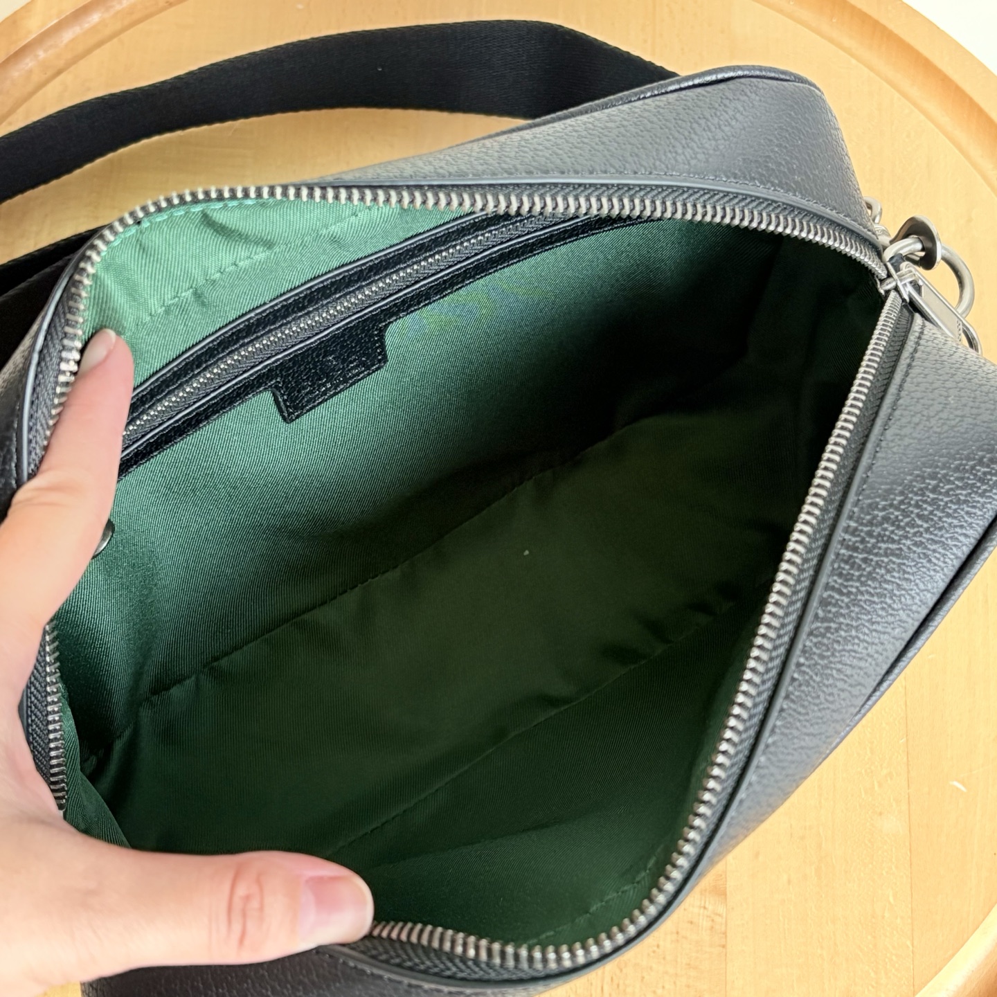 【GUCCI公式旗艦店】グッチ 大人気 クロスボディバッグ 834468-BRAND OFF