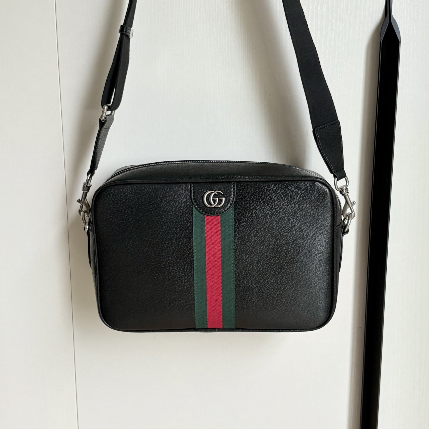 【GUCCI公式旗艦店】グッチ 大人気 クロスボディバッグ 834468-BRAND OFF