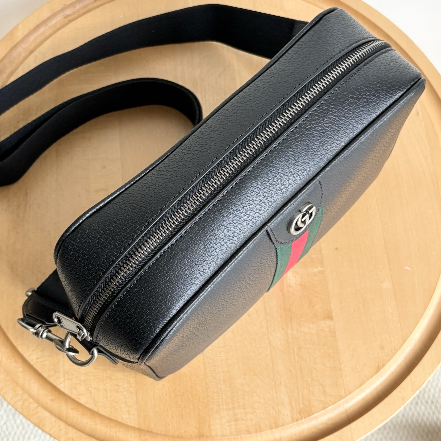 【GUCCI公式旗艦店】グッチ 大人気 クロスボディバッグ 834468-BRAND OFF