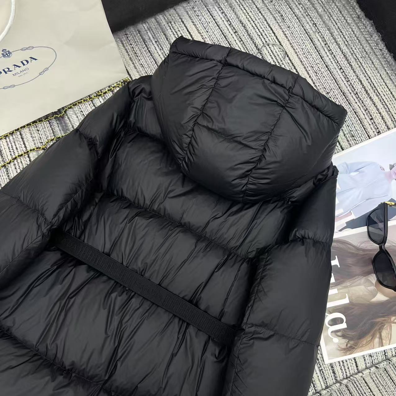 【PRADA旗艦店】ダウンジャケット、ご好評に付き再入荷！-BRAND OFF