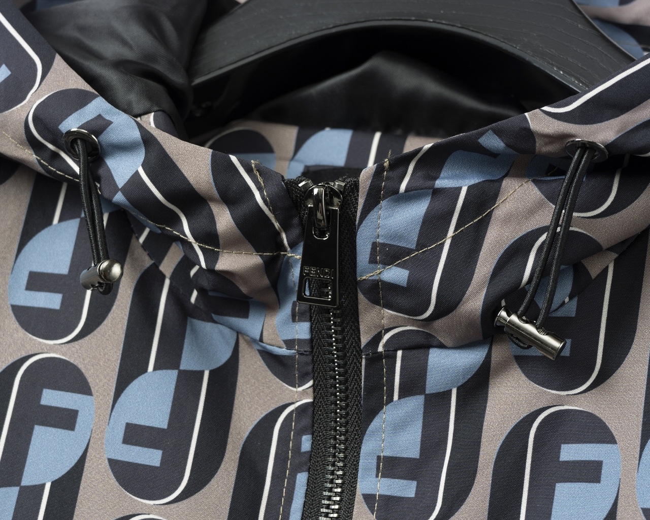 【FENDI旗艦店】フェンディ ジャケット 、ご好評に付き再入荷！-BRAND OFF