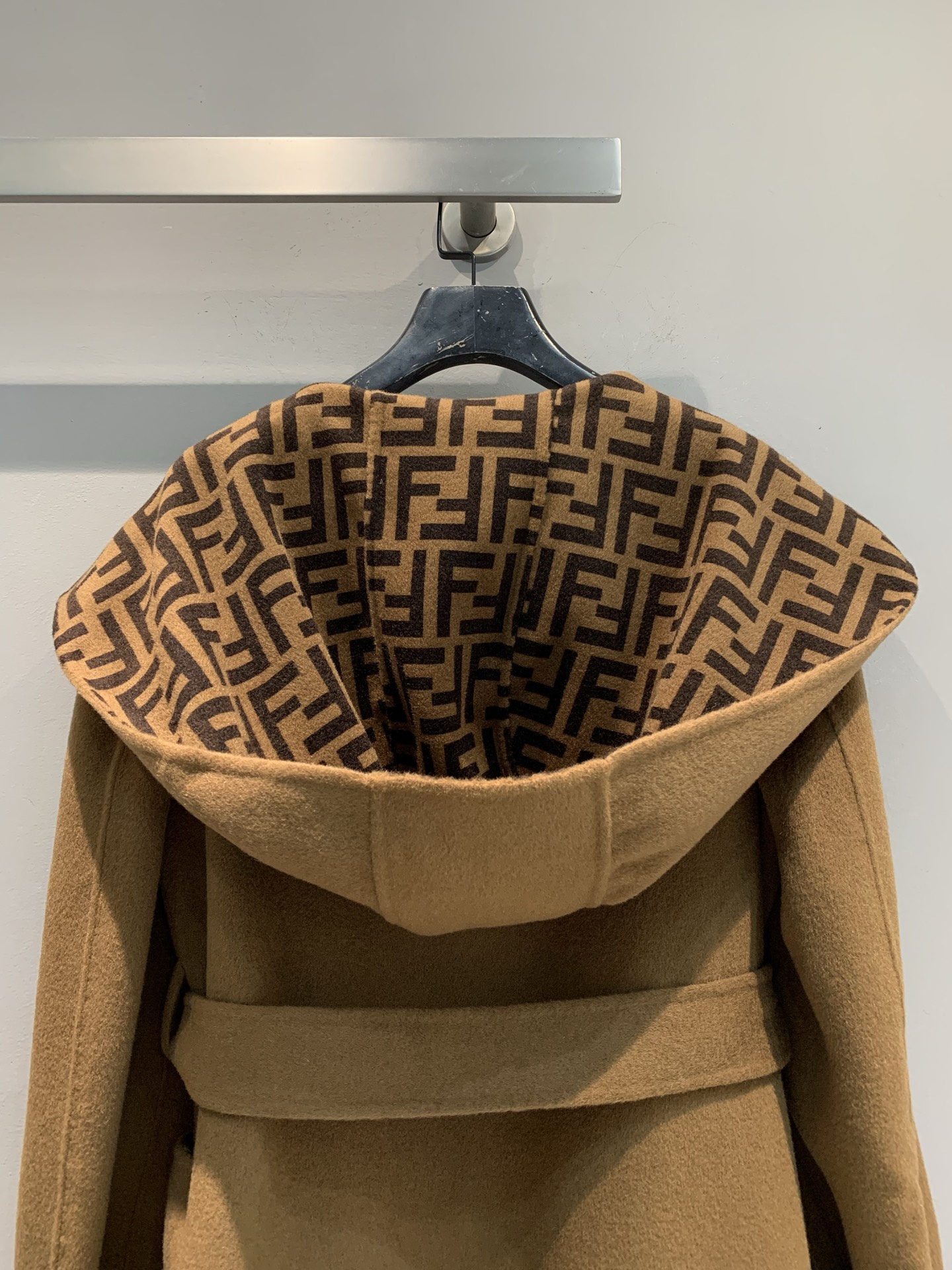 【FENDI旗艦店】フェンディ オーバーコート ご好評に付き再入荷！-BRAND OFF