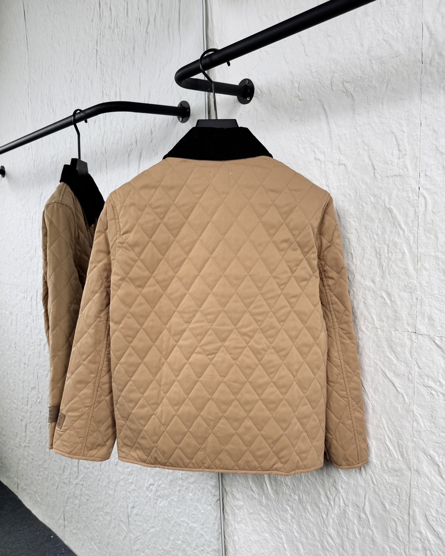 【BUREERRY旗艦店】（バーバリー）綿ジャケット、ご好評に付き再入荷！-BRAND OFF