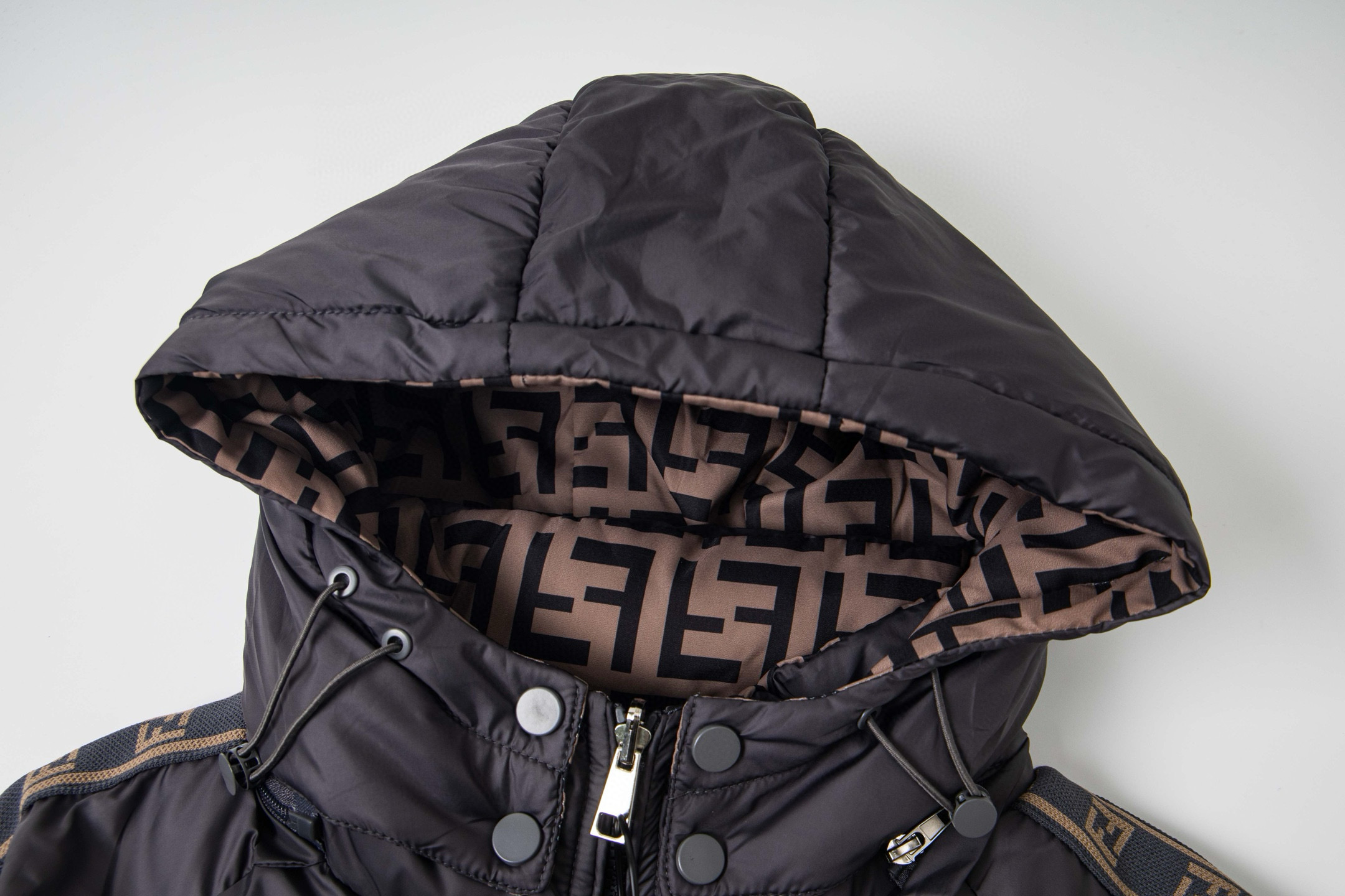 FENDI（フェンディ） ダウンジャケット、ご好評に付き再入荷！-BRAND OFF