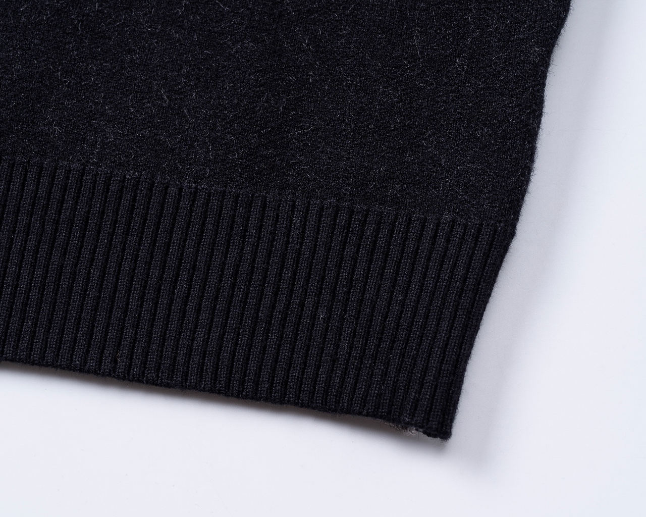 【VERSACE旗艦店】ヴェルサーチ セーター ご好評に付き再入荷！-BRAND OFF