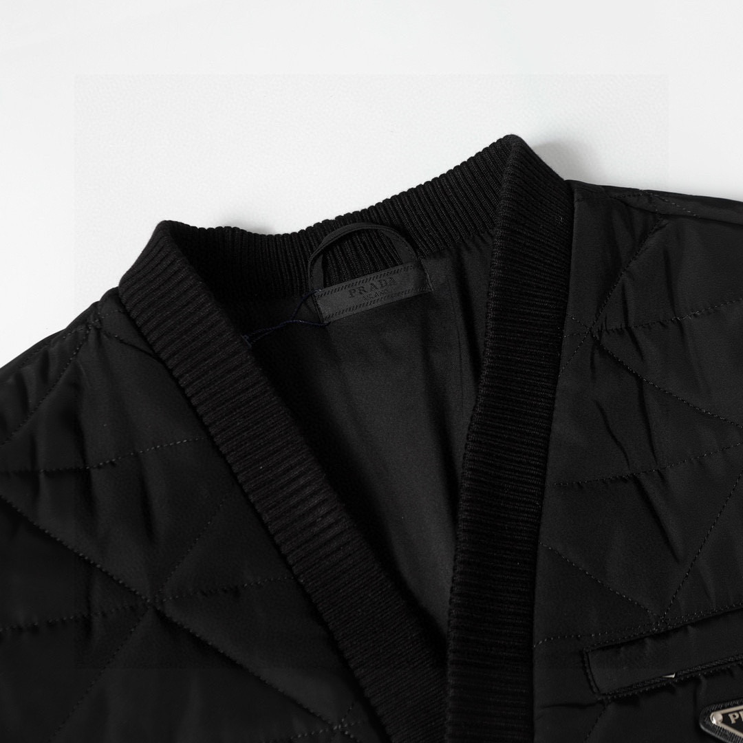【PRADA旗艦店】プラダ ダウンジャケット ご好評に付き再入荷！-BRAND OFF