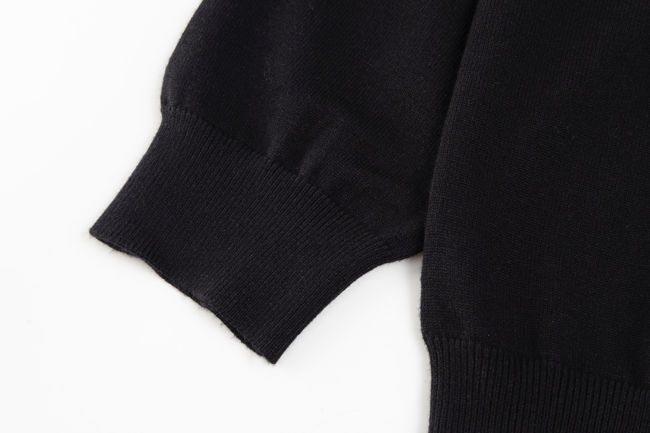 【PRADA旗艦店】プラダ セーター ご好評に付き再入荷！-BRAND OFF