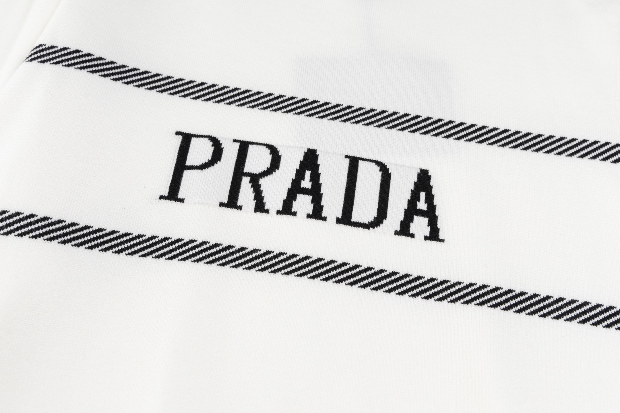 【PRADA旗艦店】プラダ セーター ご好評に付き再入荷！-BRAND OFF