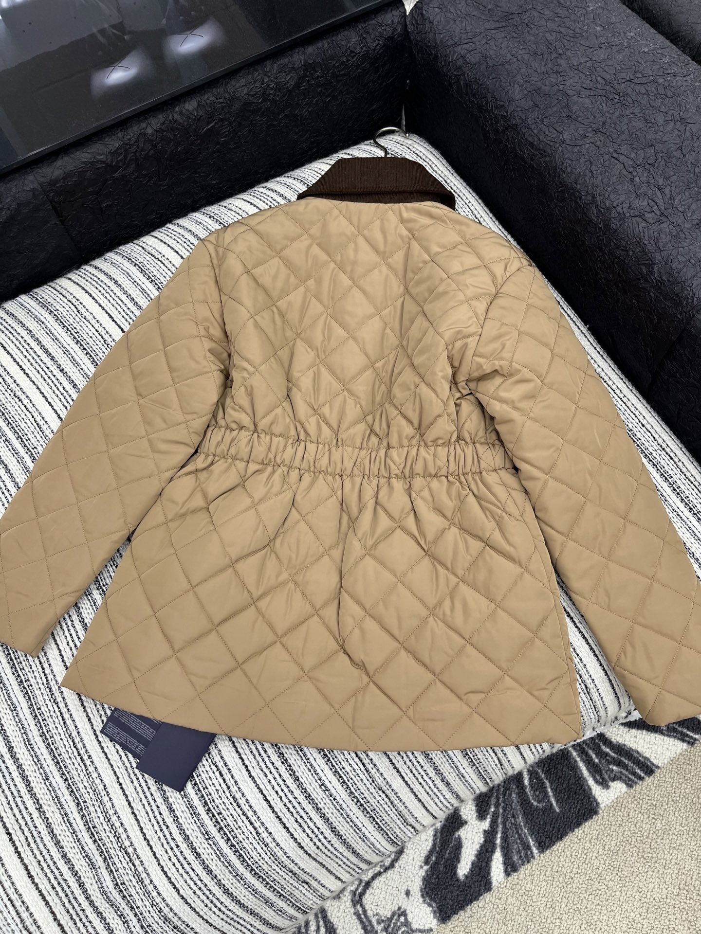 【PRADA旗艦店】ダウンジャケット、ご好評に付き再入荷！-BRAND OFF