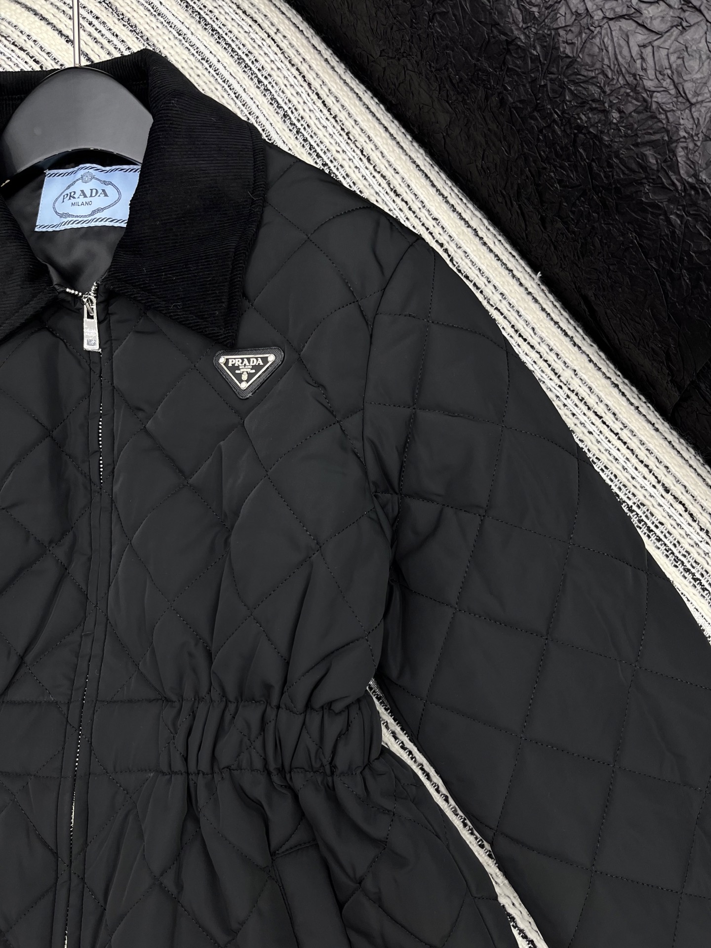 【PRADA旗艦店】ダウンジャケット、ご好評に付き再入荷！-BRAND OFF