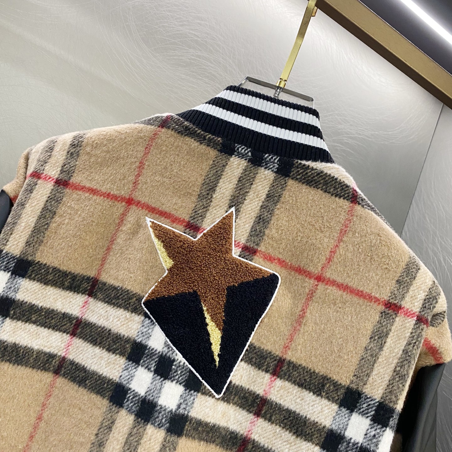 【BURBERRY旗艦店】バーバリー ジャケット 、ご好評に付き再入荷！-BRAND OFF