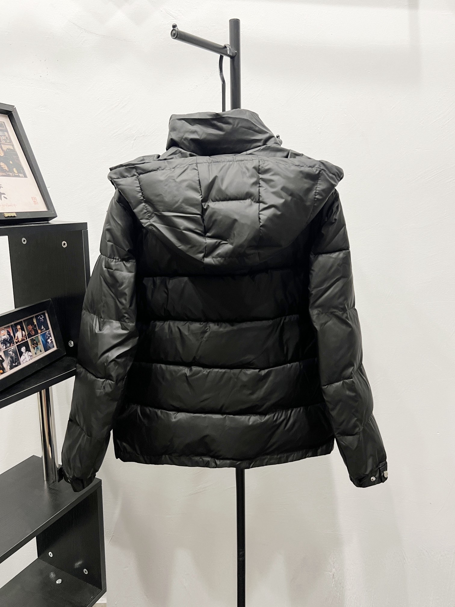 【PRADA旗艦店】ダウンジャケット、ご好評に付き再入荷！-BRAND OFF
