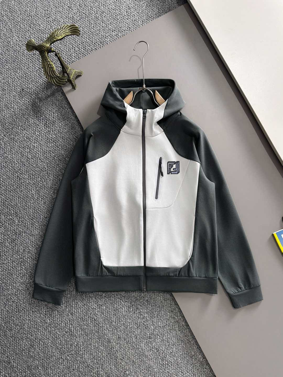 【FENDI旗艦店】フェンディ ジャケット 、ご好評に付き再入荷！-BRAND OFF