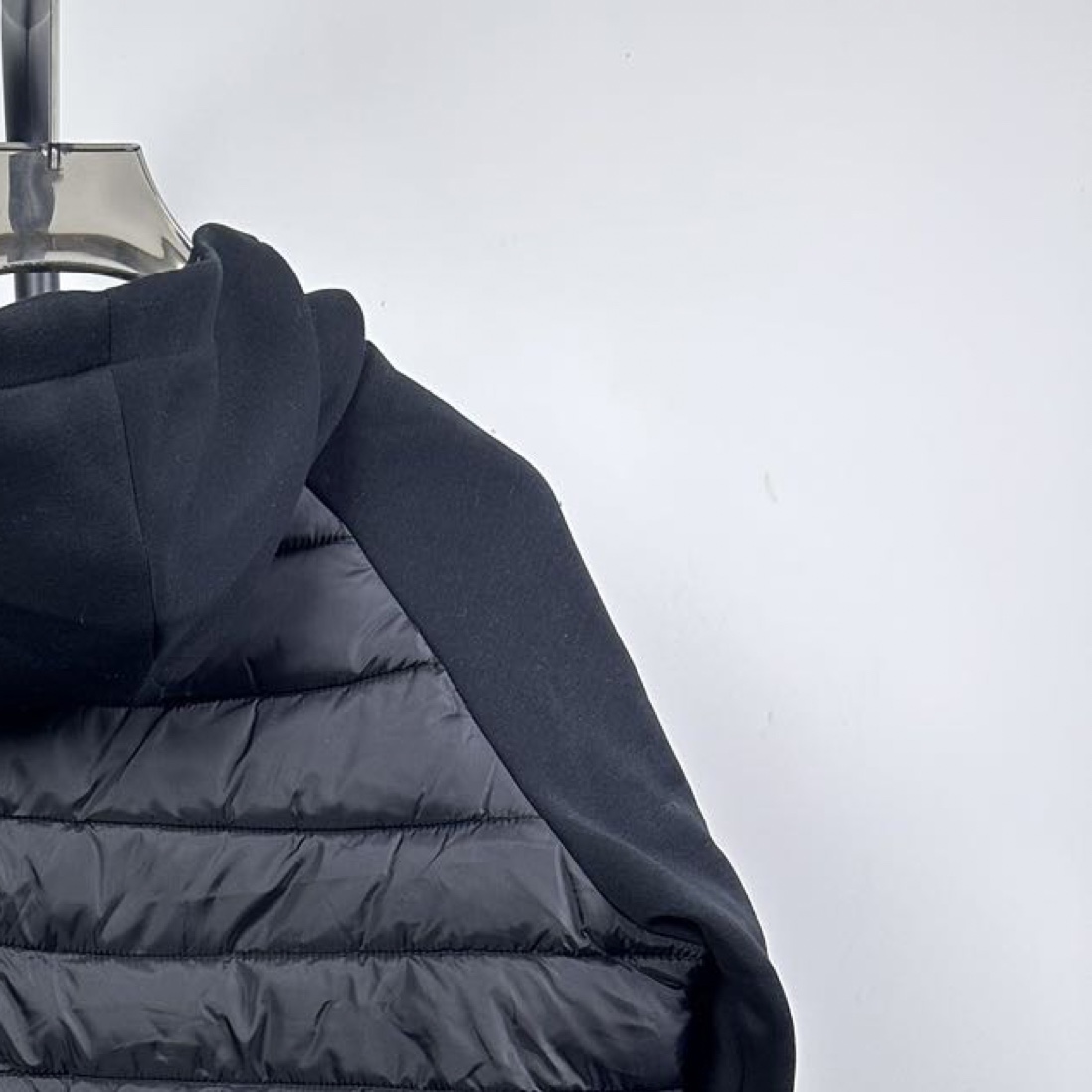 【DIOR公式 旗艦店】（ディオール ） ダウンジャケット、ご好評に付き再入荷！-BRAND OFF