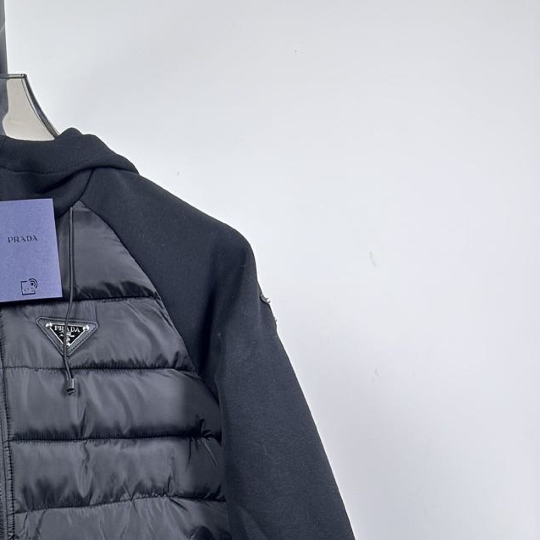 【DIOR公式 旗艦店】（ディオール ） ダウンジャケット、ご好評に付き再入荷！-BRAND OFF