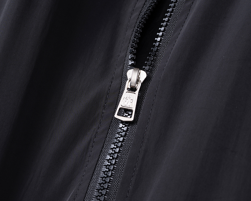 【MONCLER旗艦店】モンクレール ジャケット 、ご好評に付き再入荷！-BRAND OFF