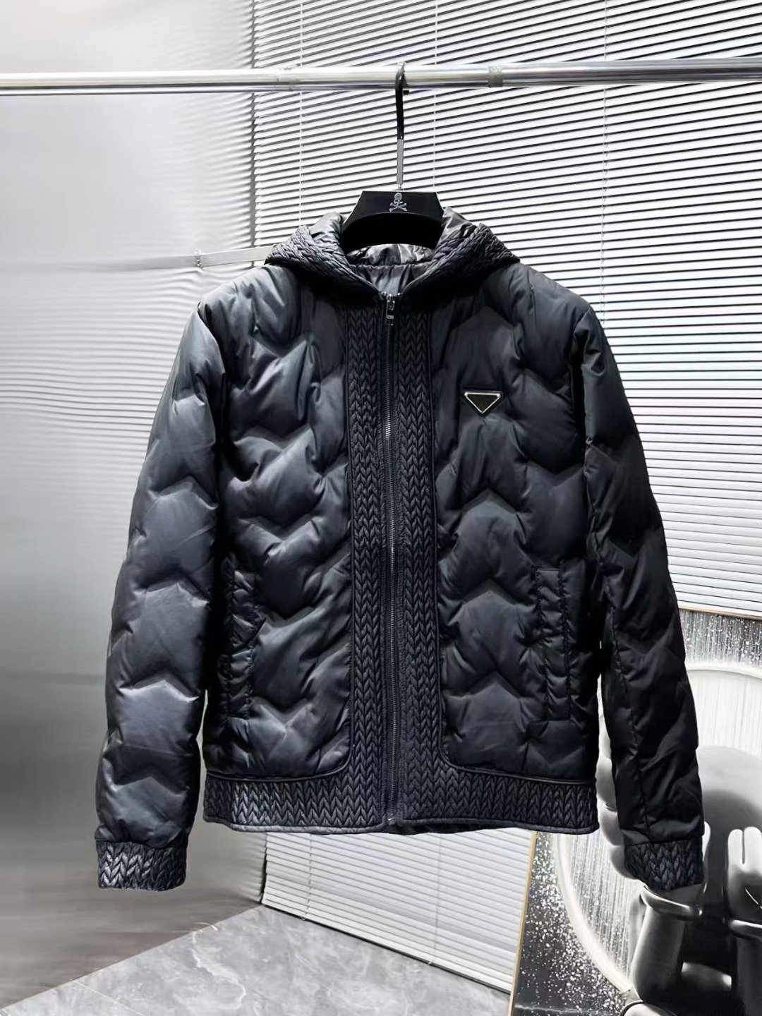 【PRADA旗艦店】プラダ ダウンジャケット ご好評に付き再入荷！-BRAND OFF